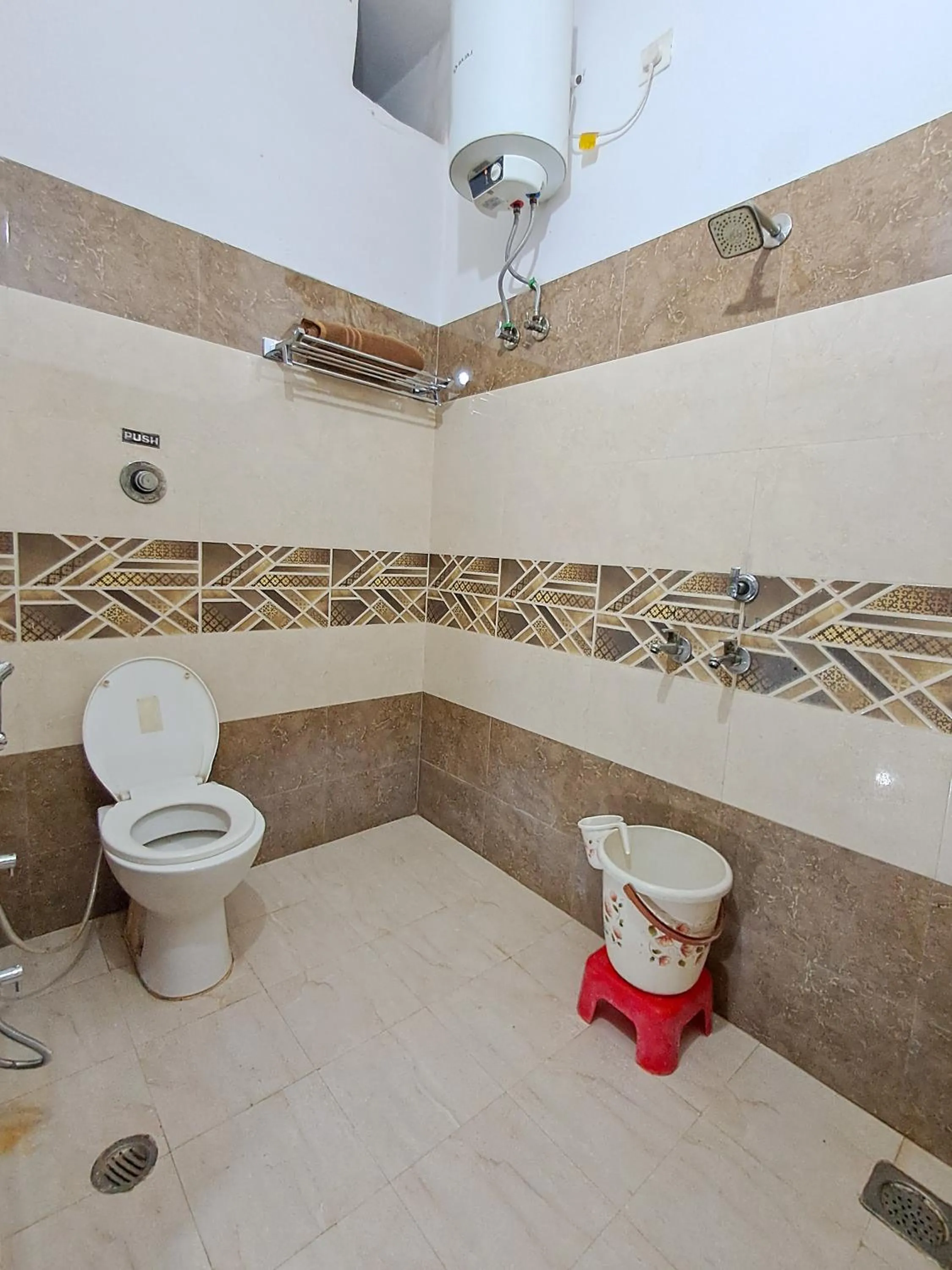 Toilet in LD Guest House, Ayodhya