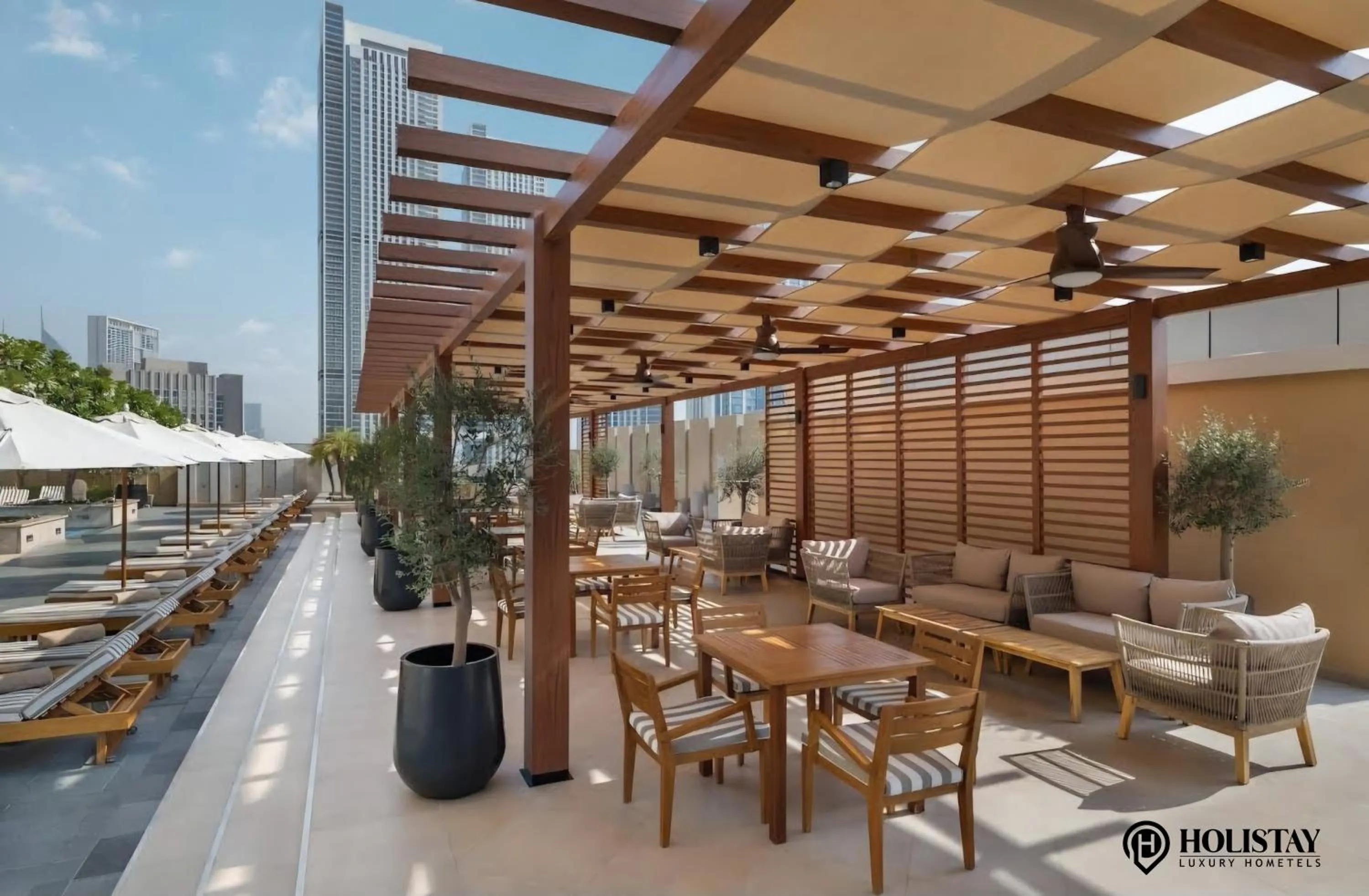 Swimming pool in Holistay Luxury Homes - Burj khalifa view - Direct Access Dubai Mall