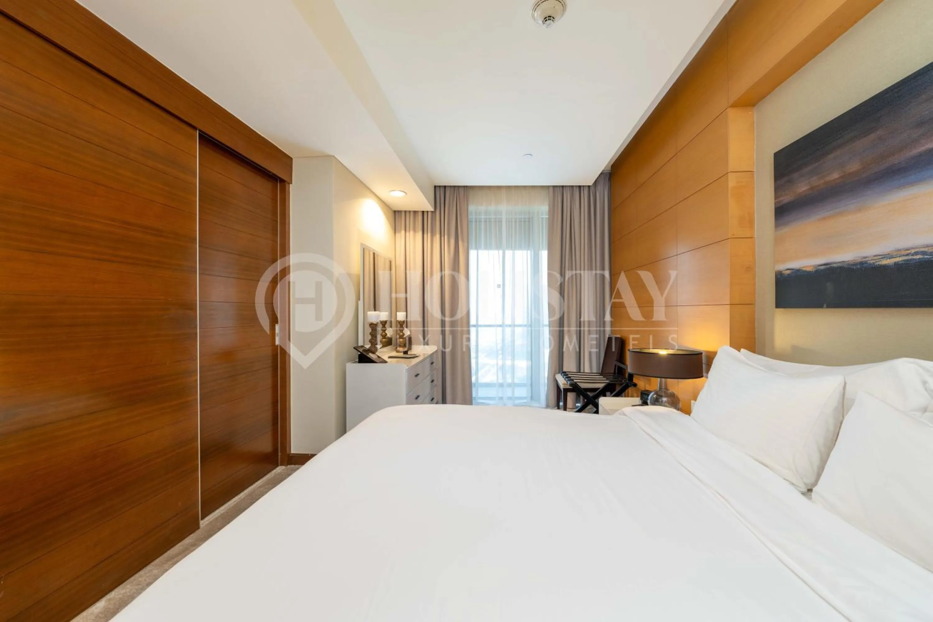 Bed in Holistay Luxury Homes - Burj khalifa view - Direct Access Dubai Mall