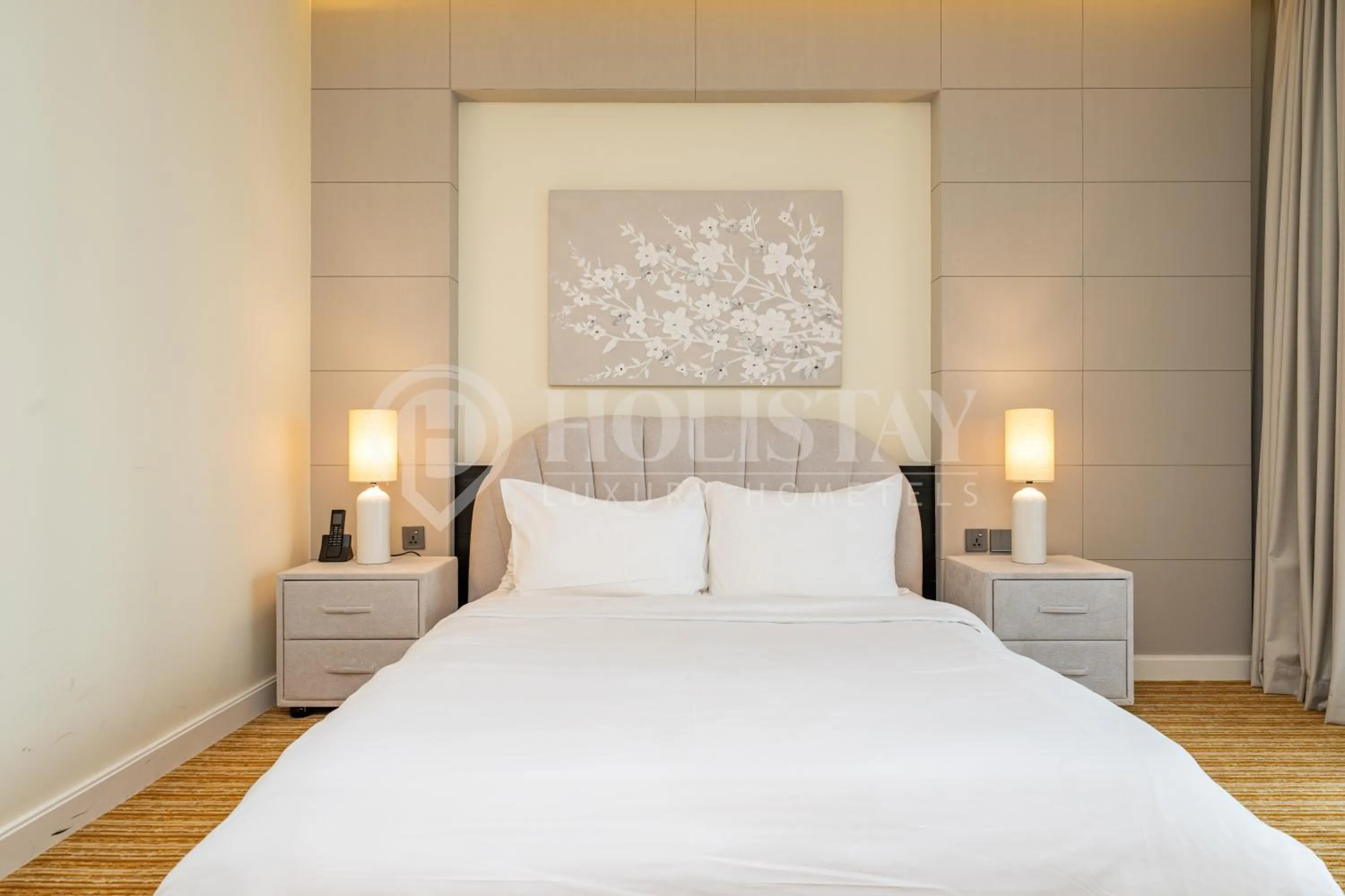 Bed in Holistay Luxury Homes - Burj khalifa view - Direct Access Dubai Mall