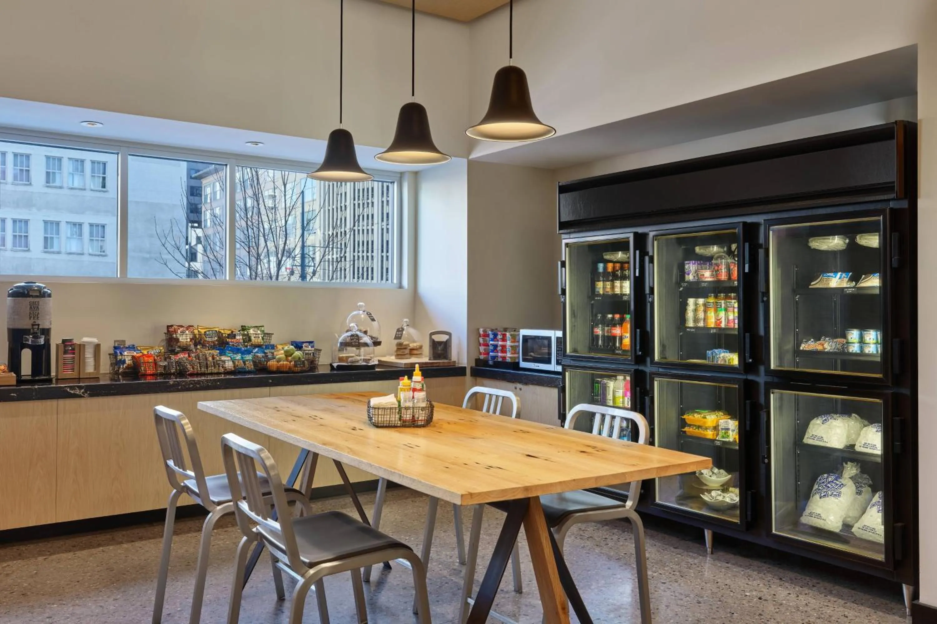 Restaurant/places to eat in Aloft Denver Downtown