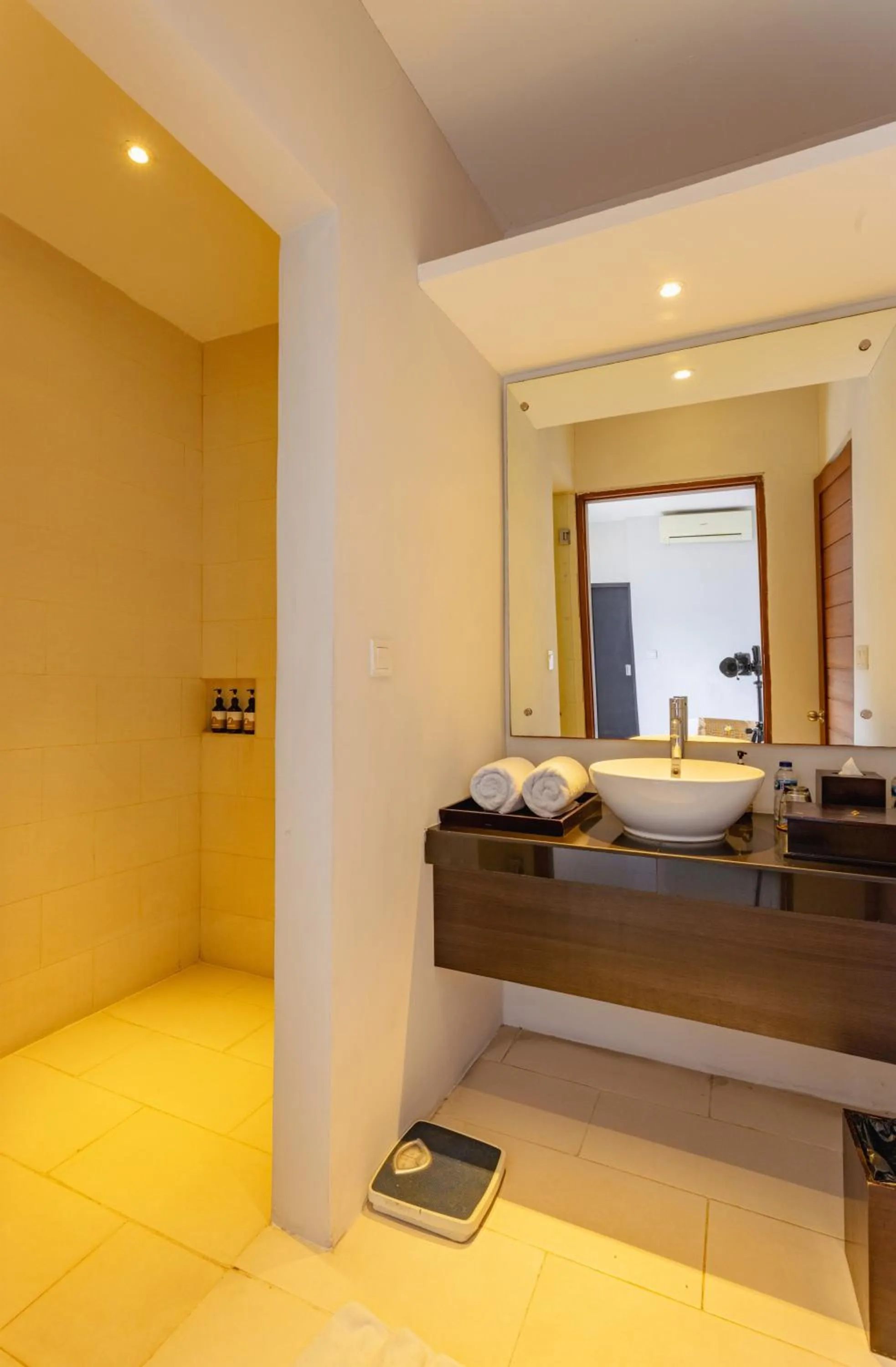 Toilet, Bed in The Light Exclusive Villas and SPA