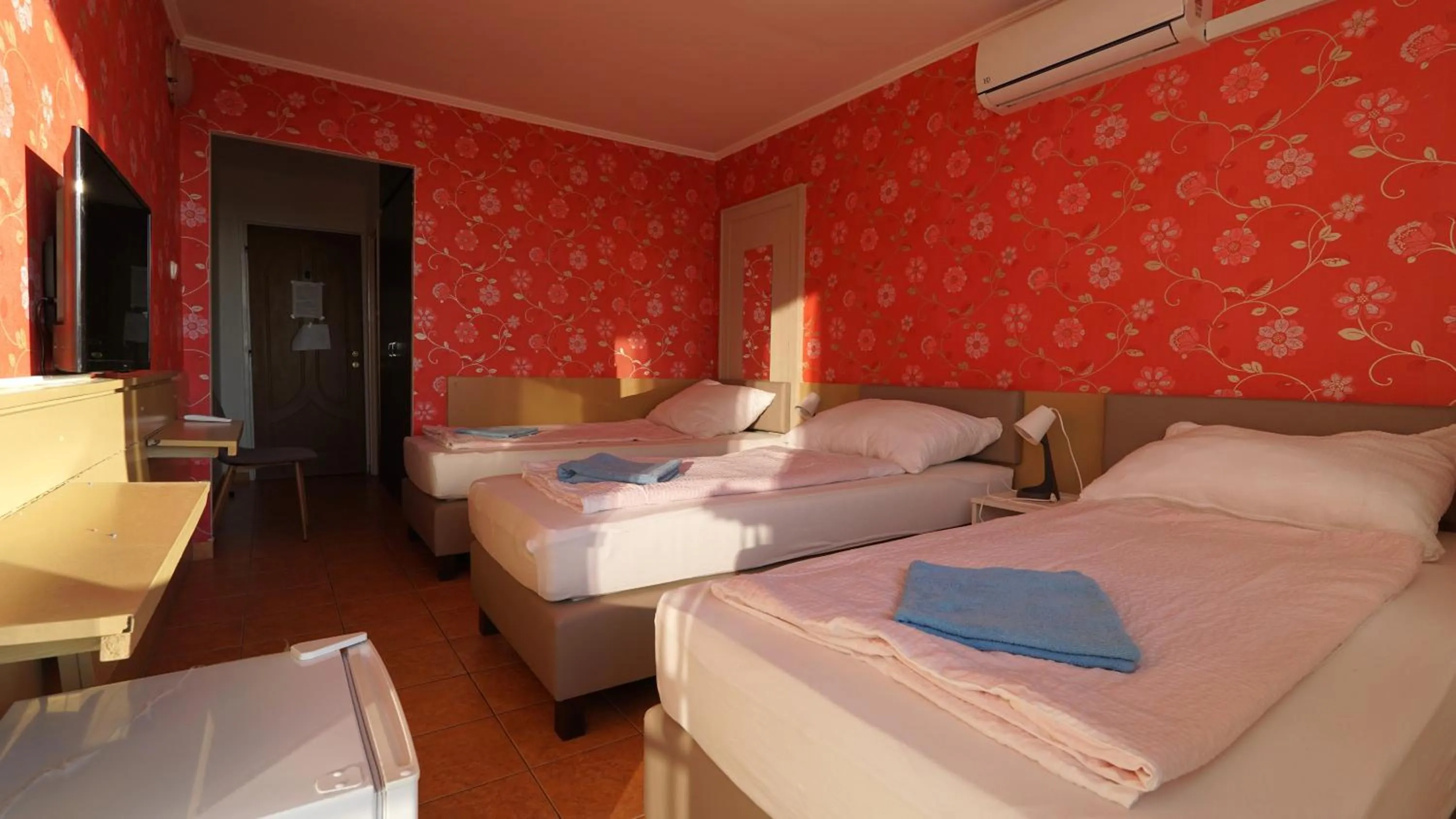 Photo of the whole room, Bed in Plazs Hotel Siófok