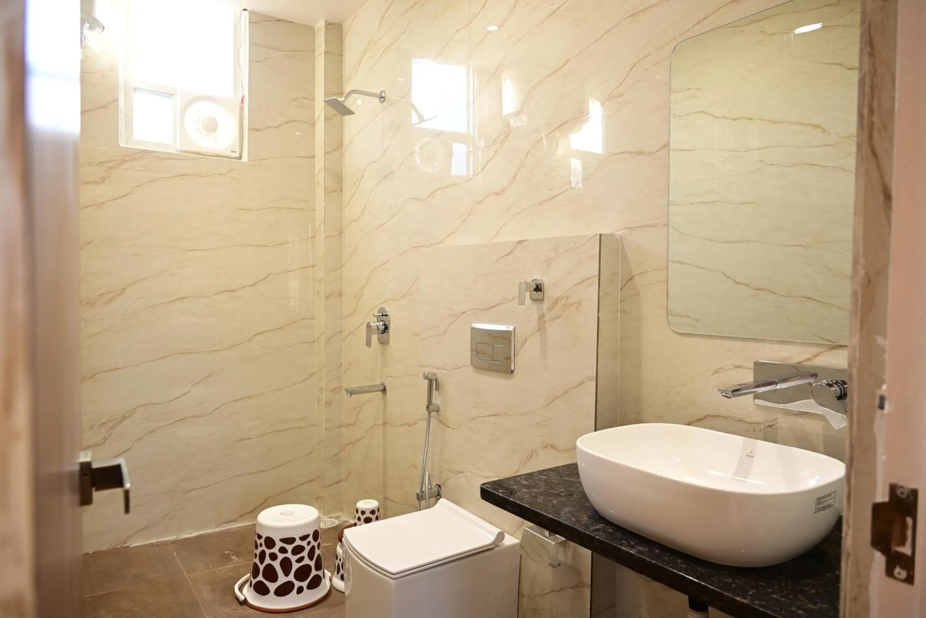 Shower in The Golden Woods Resort