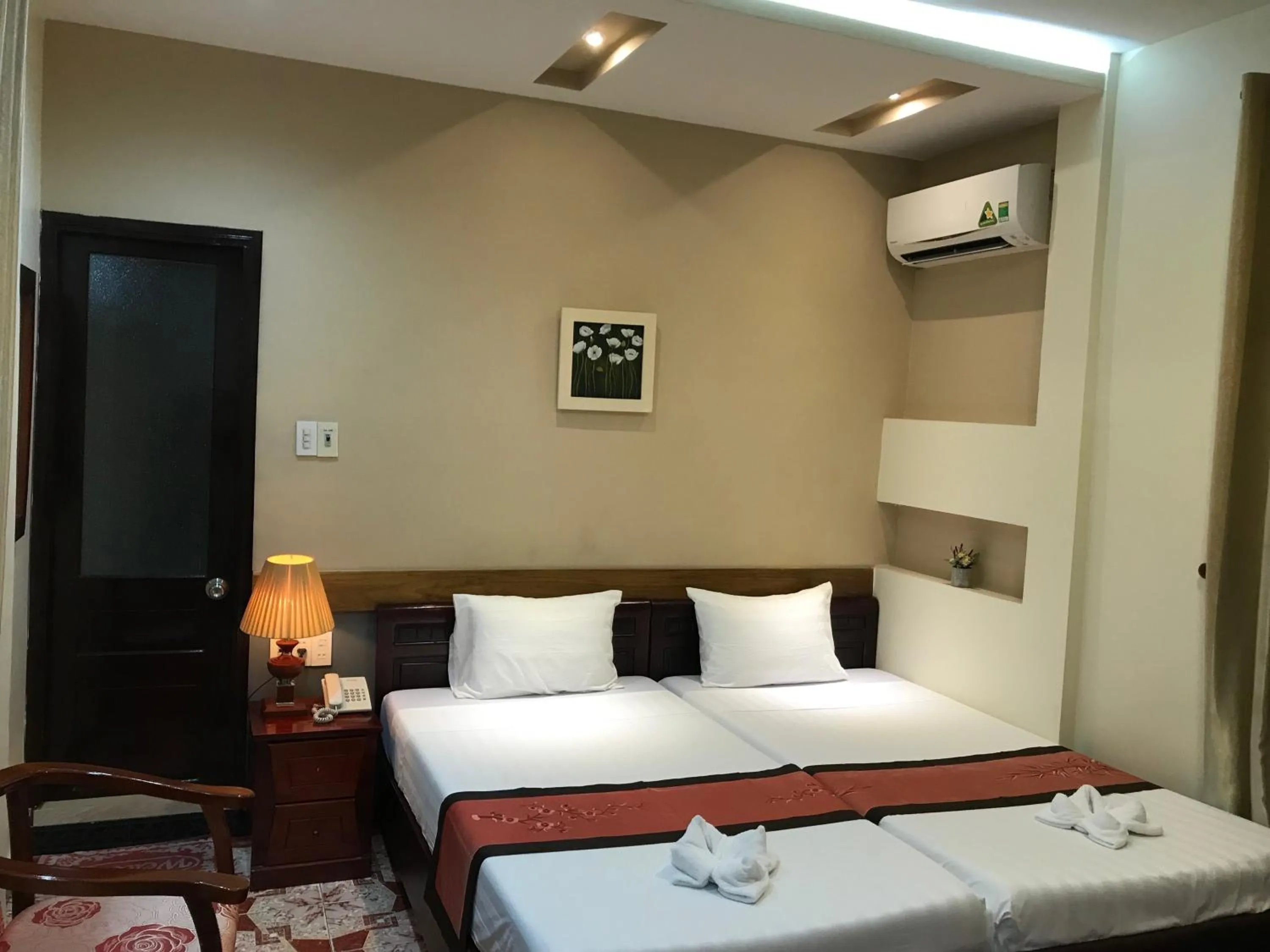 Bed in Sunny A Hotel