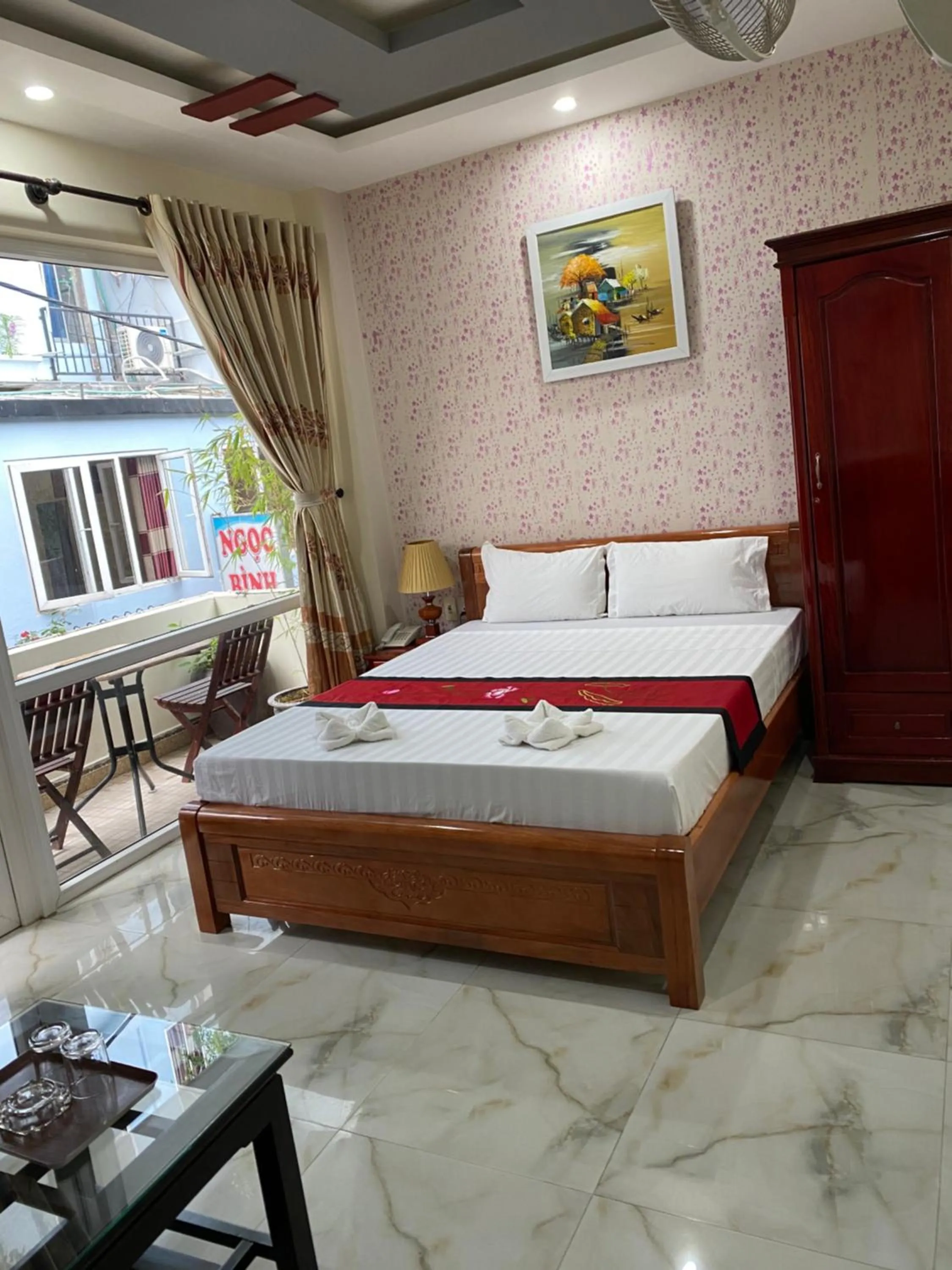 Bed in Sunny A Hotel