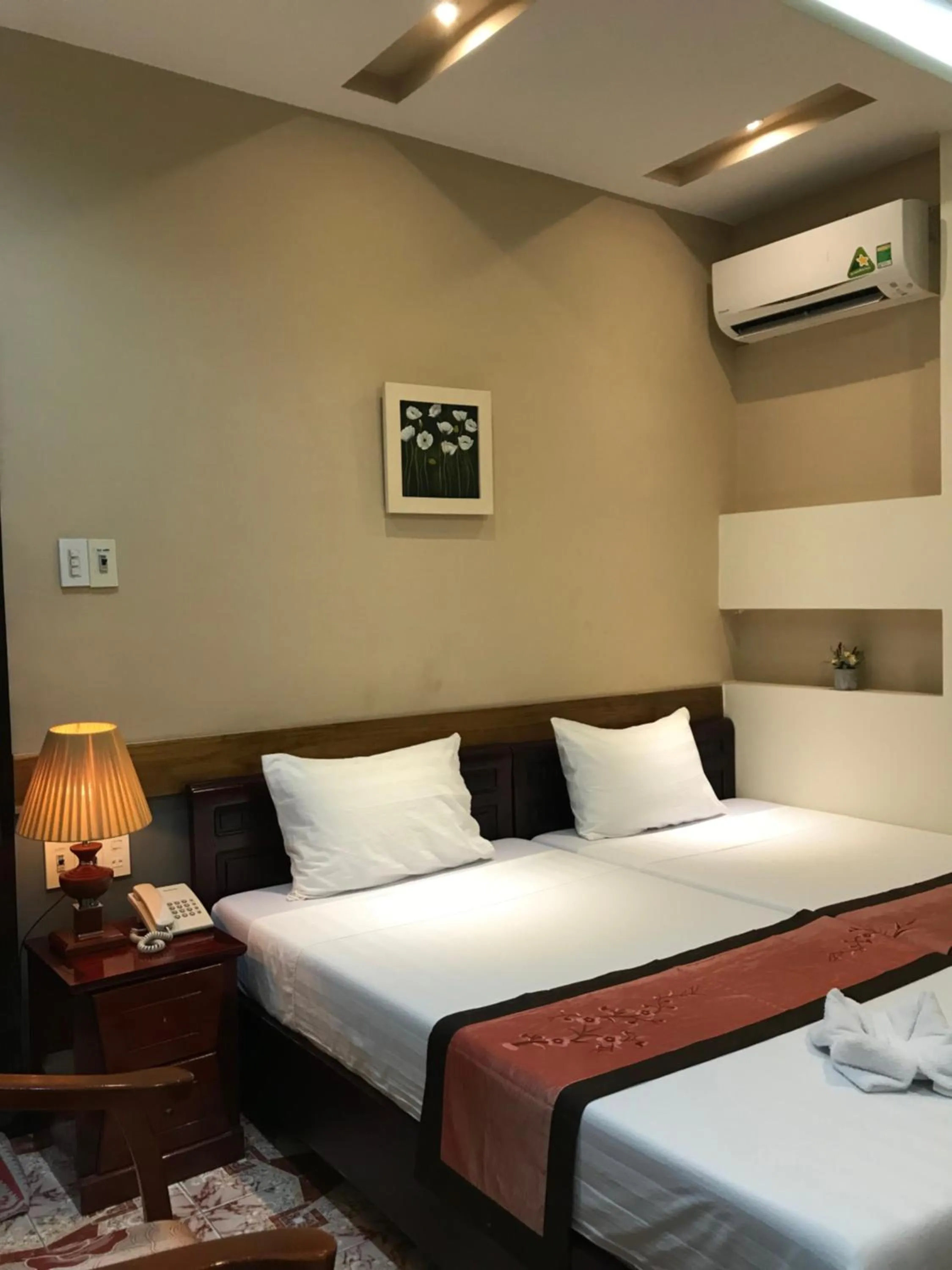 Bed in Sunny A Hotel