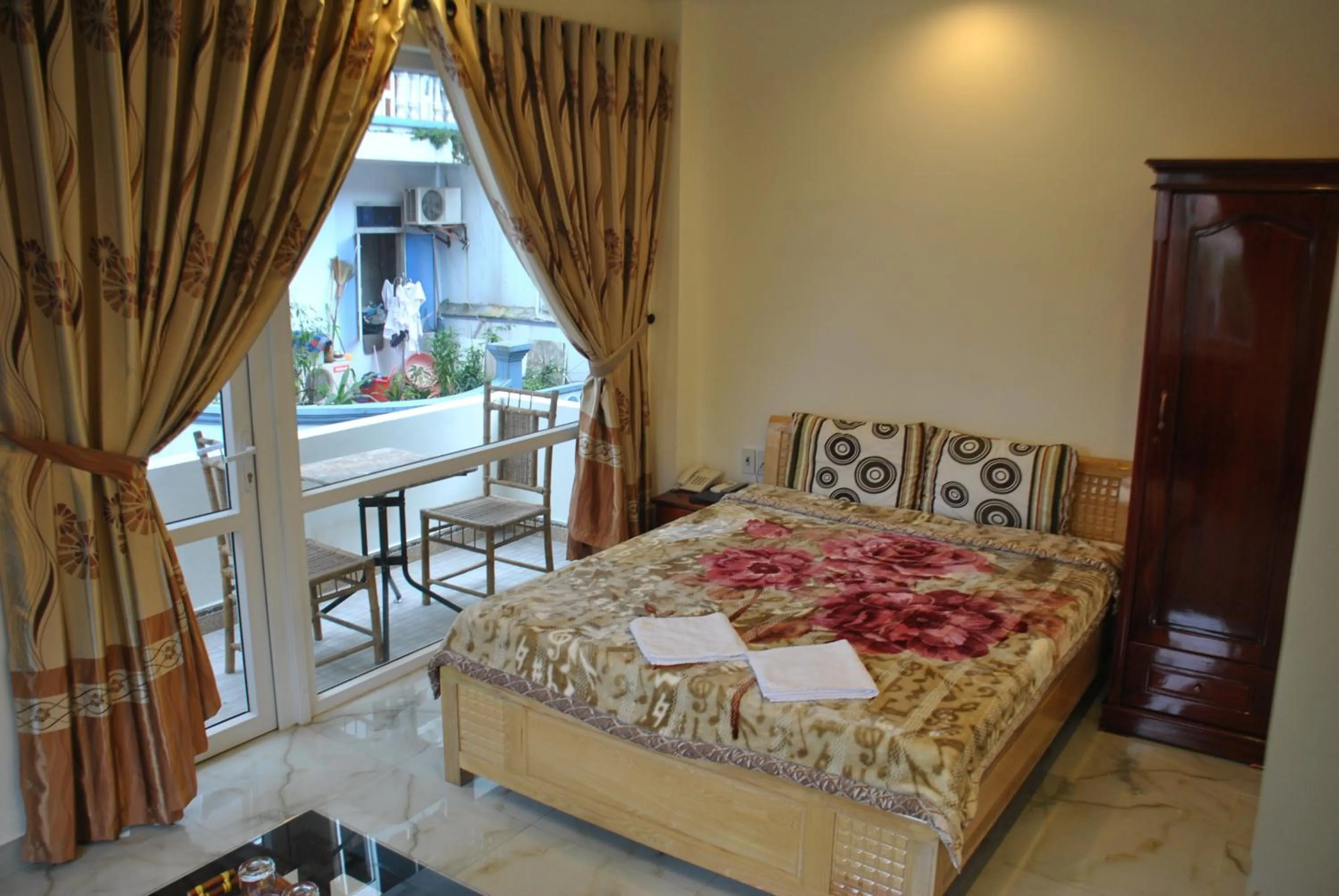 Bed in Sunny A Hotel