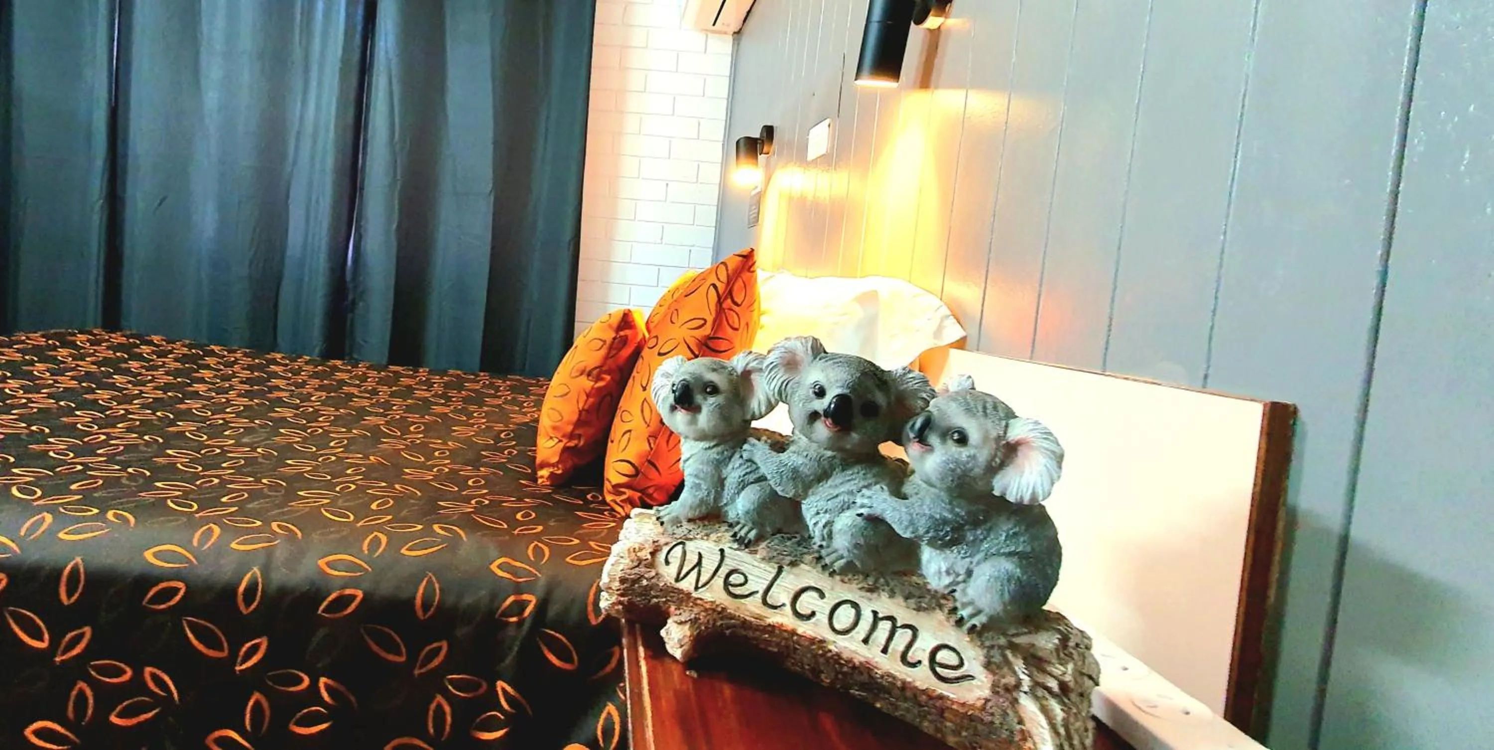 Bed in Goldrush Motel Young CBD