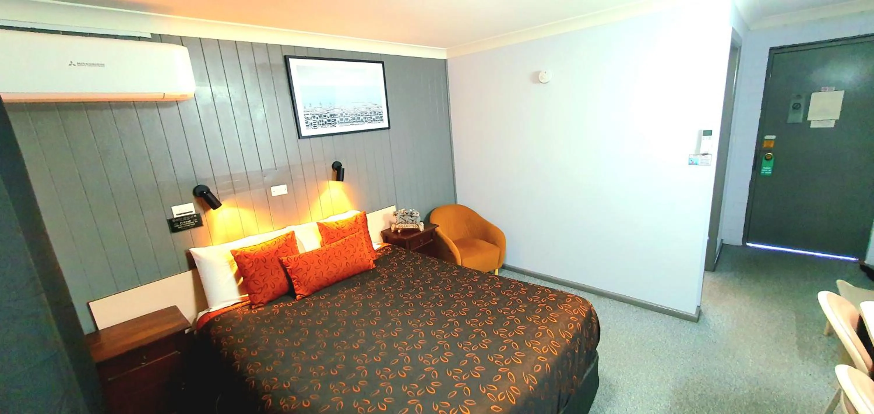 Bed in Goldrush Motel Young CBD