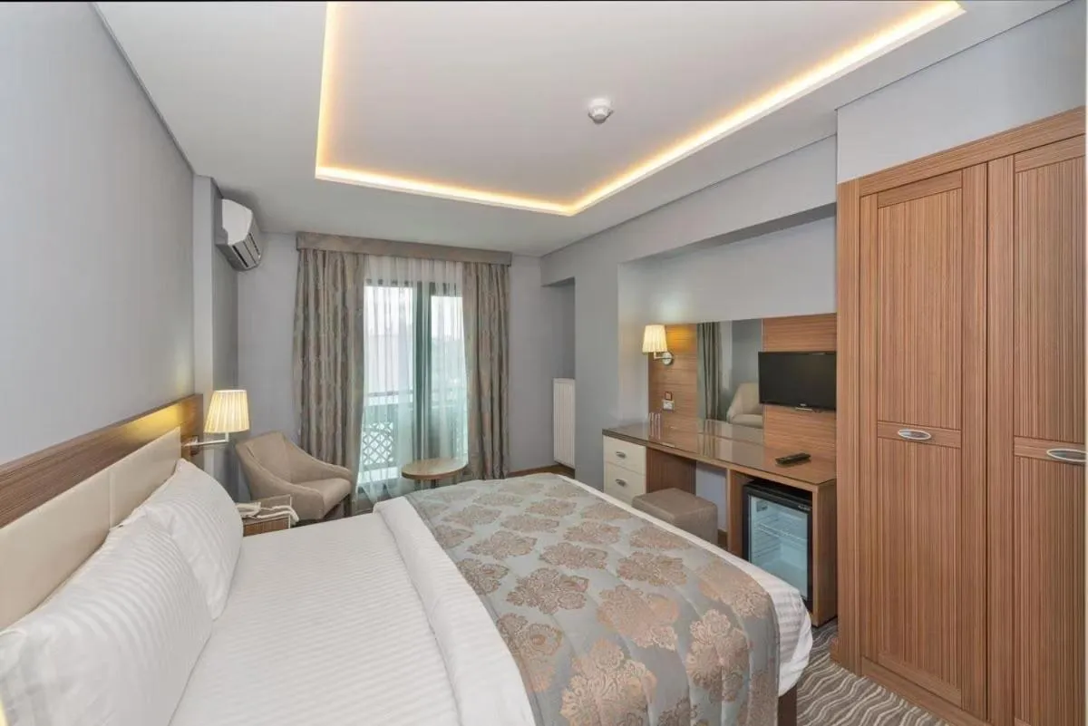 Bed in Floransa City Hotel