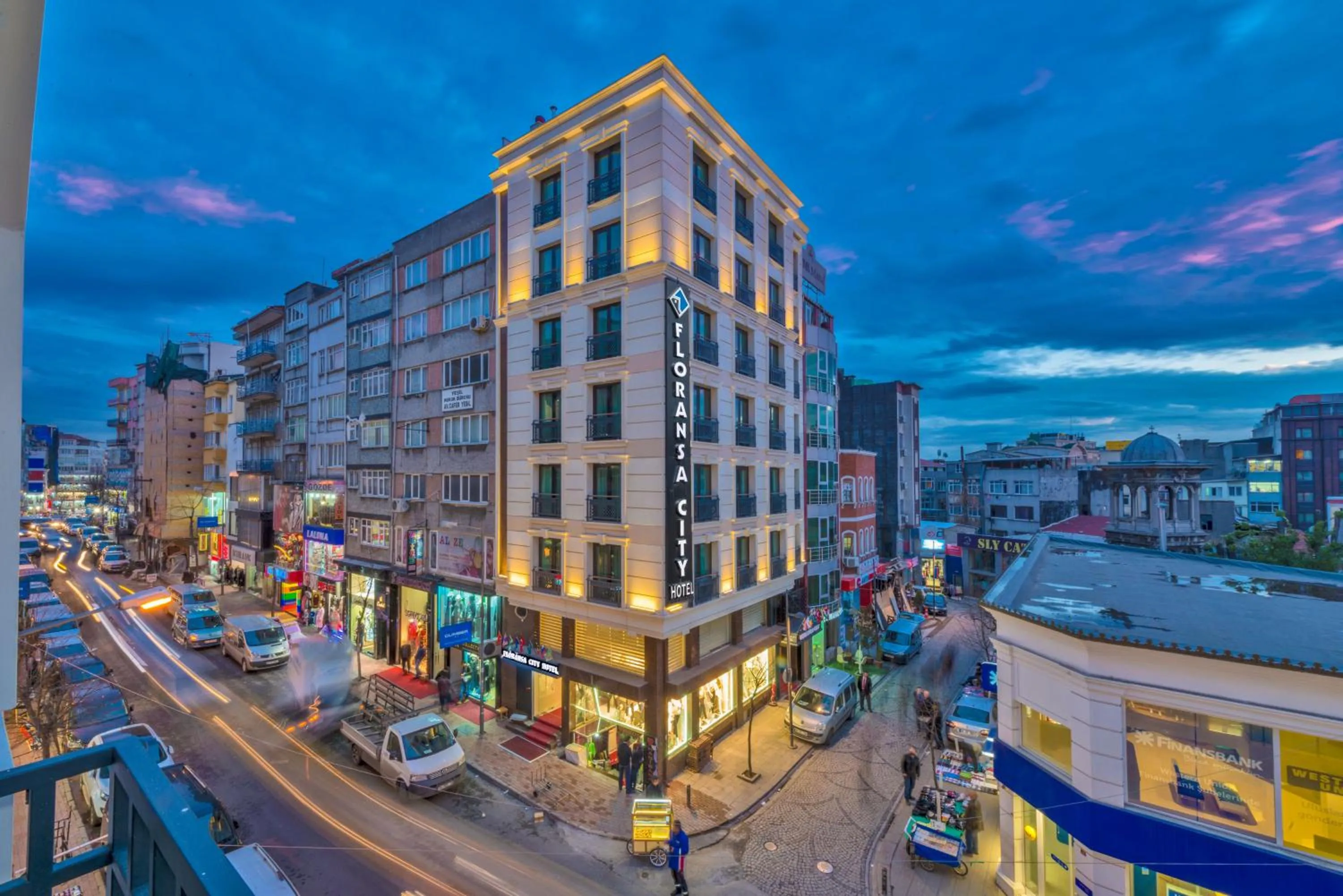 Facade/entrance in Floransa City Hotel