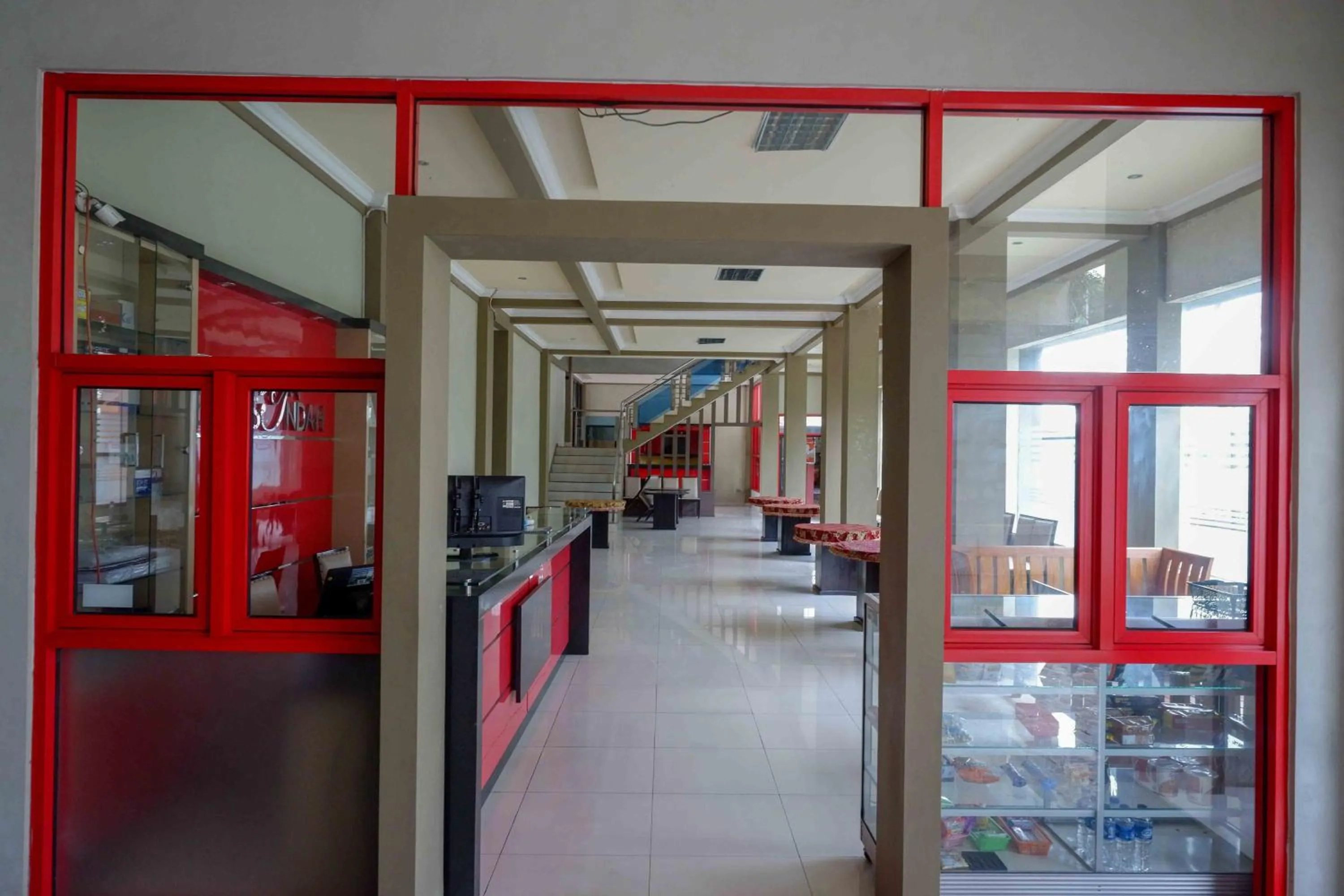 Lobby or reception in Urbanview Hotel Bergas Indah Bandungan by RedDoorz