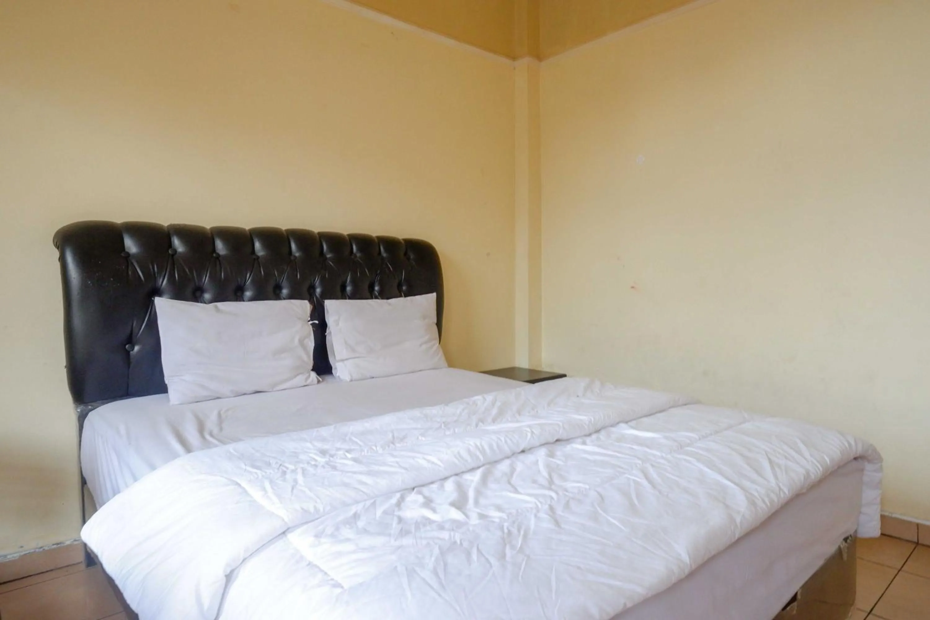 Bed in Urbanview Hotel Bergas Indah Bandungan by RedDoorz