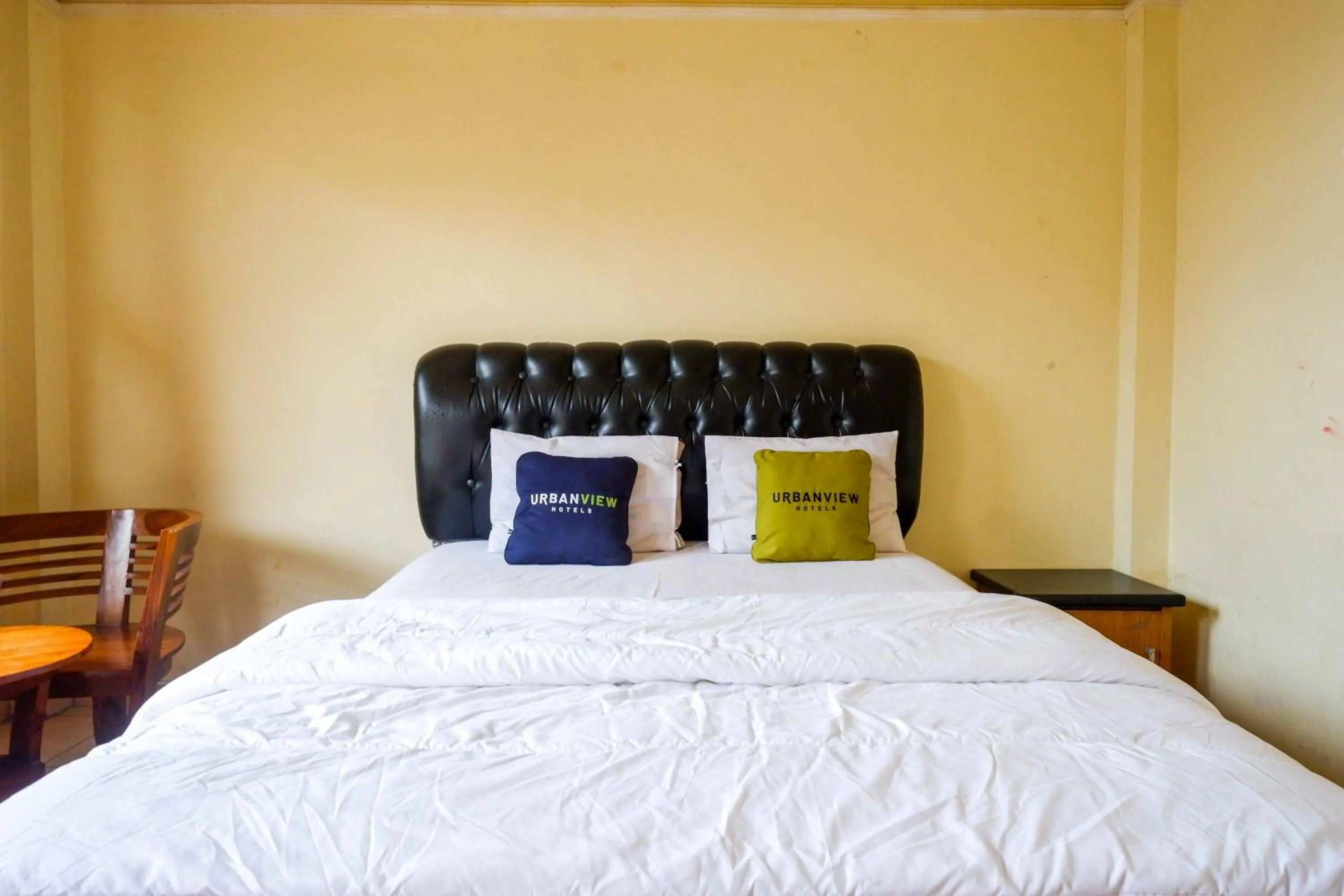 Bedroom, Bed in Urbanview Hotel Bergas Indah Bandungan by RedDoorz