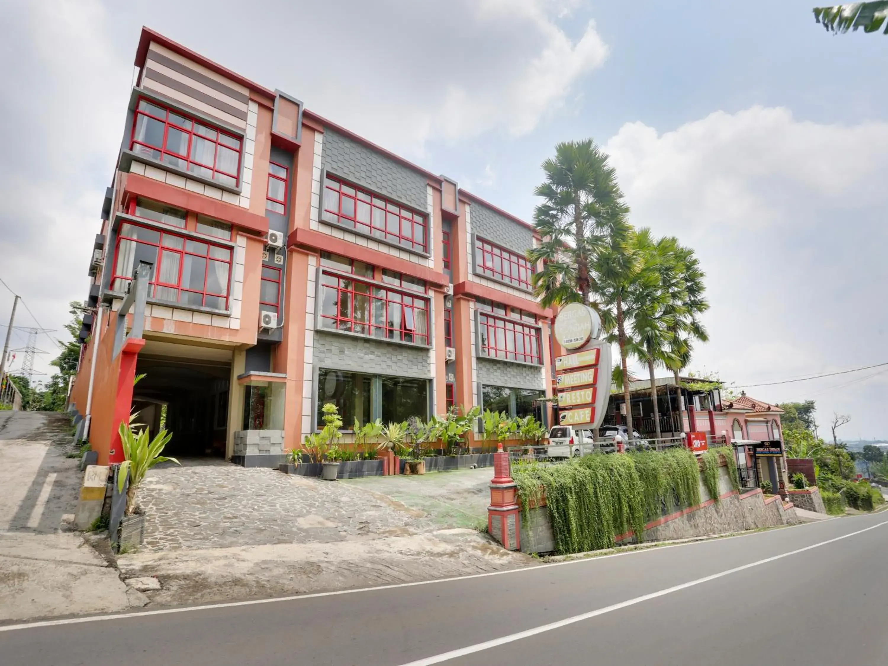 Urbanview Hotel Bergas Indah Bandungan by RedDoorz Urbanview Hotel Bergas Indah Bandungan by RedDoorz