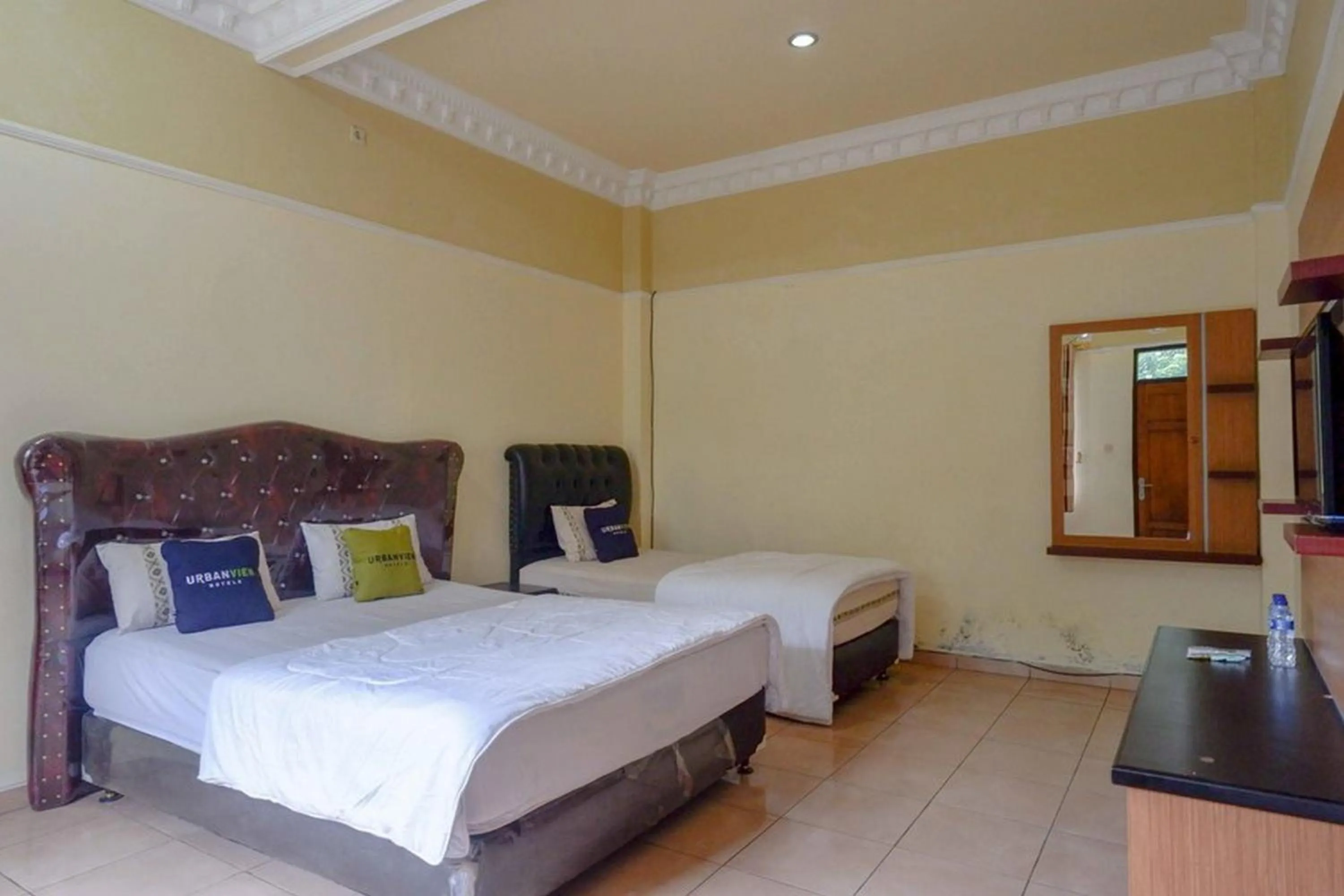 Bed in Urbanview Hotel Bergas Indah Bandungan by RedDoorz