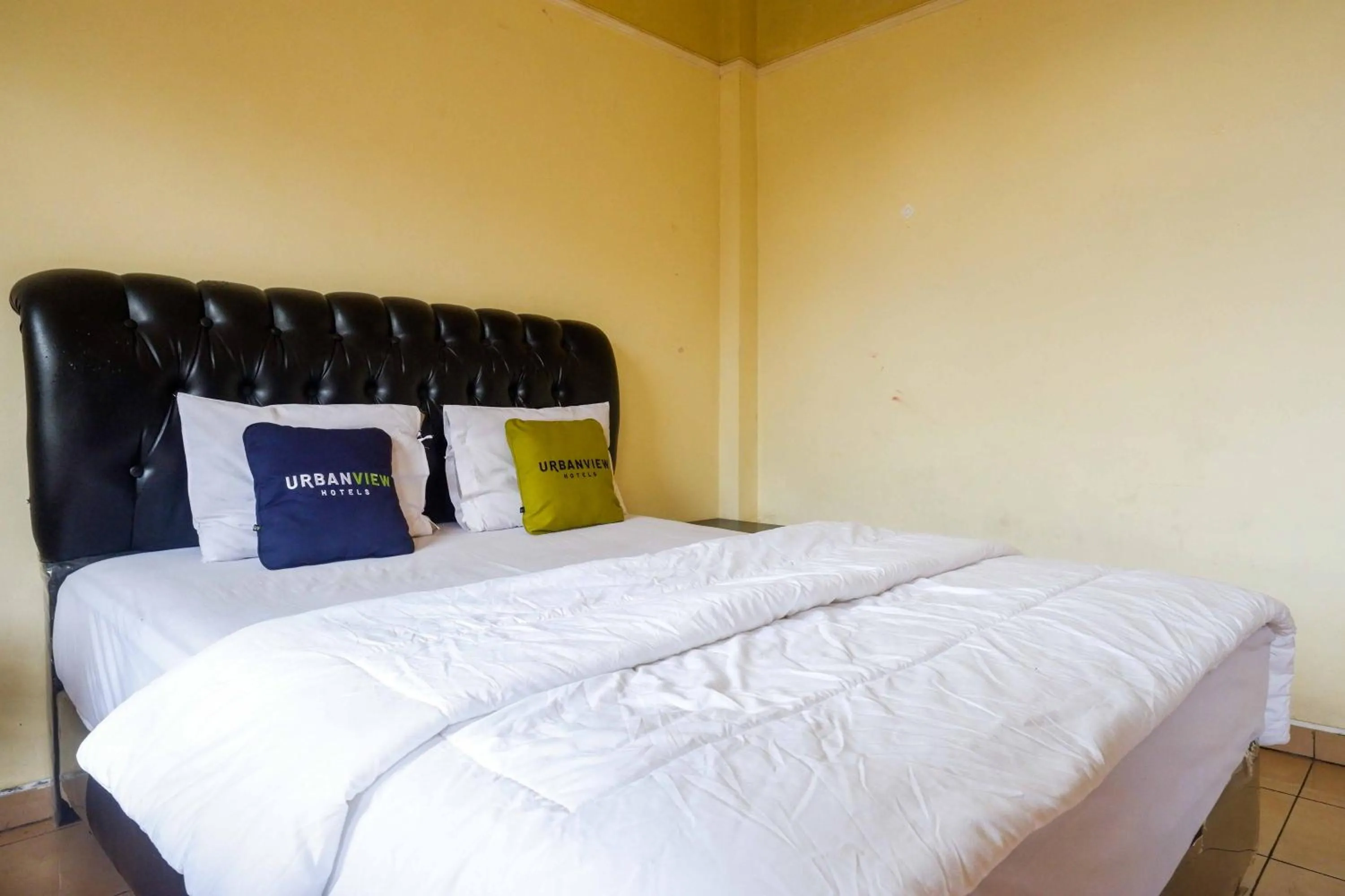 Bedroom, Bed in Urbanview Hotel Bergas Indah Bandungan by RedDoorz