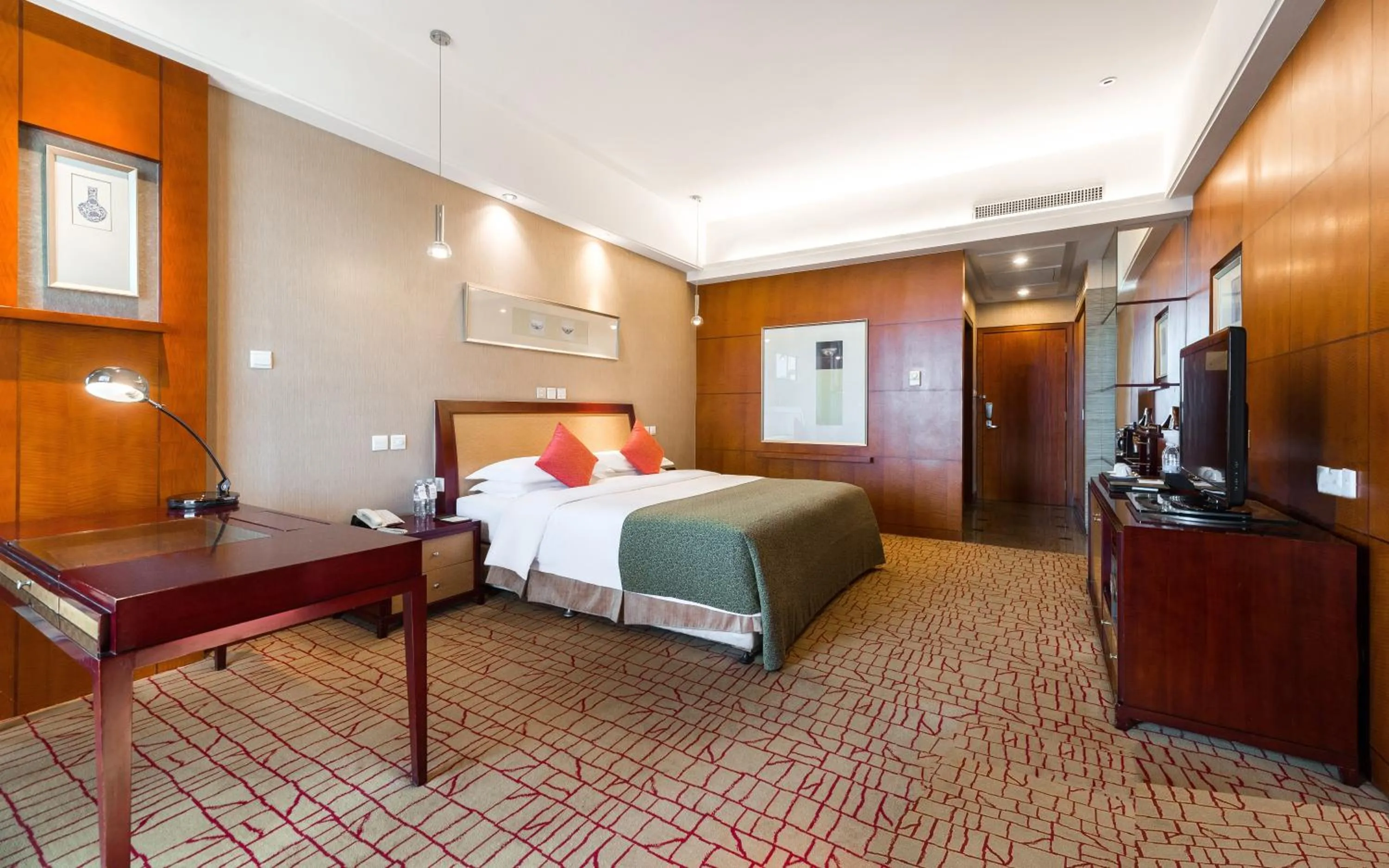 Photo of the whole room, Bed in Empark Grand Hotel Kunming