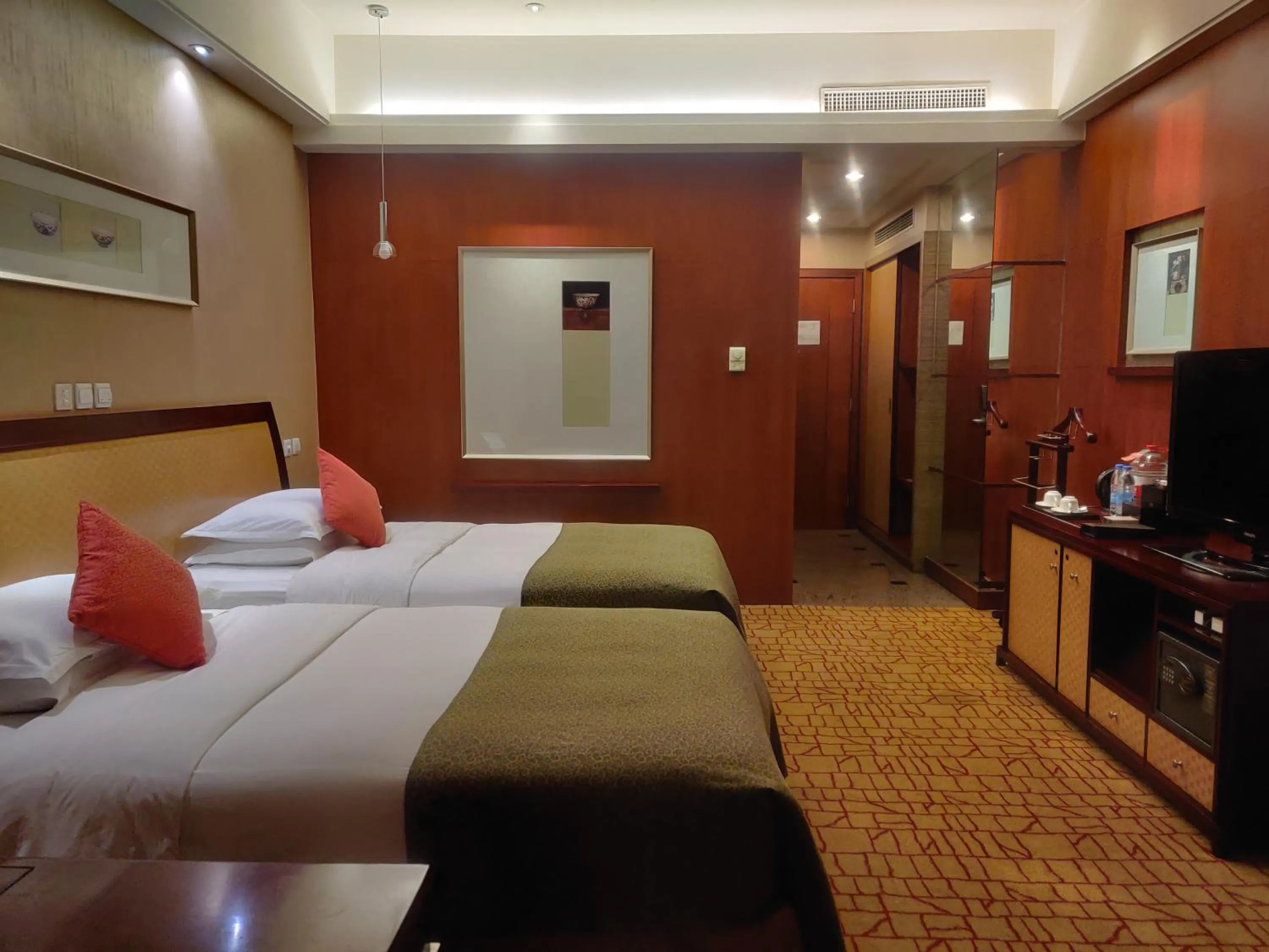 Bedroom, Bed in Empark Grand Hotel Kunming