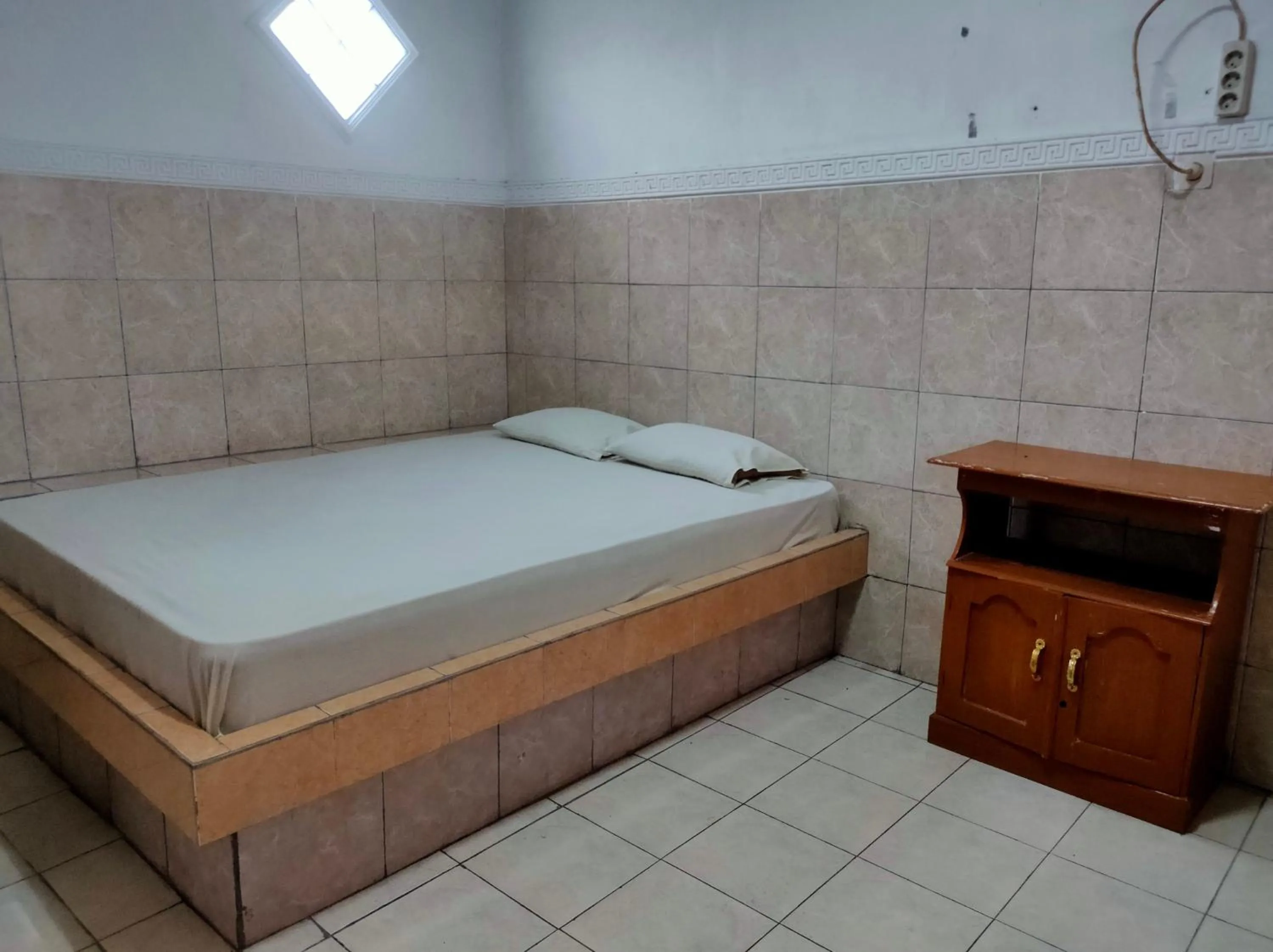 Bedroom, Bed in Hotel Arjuna Sari Bandungan