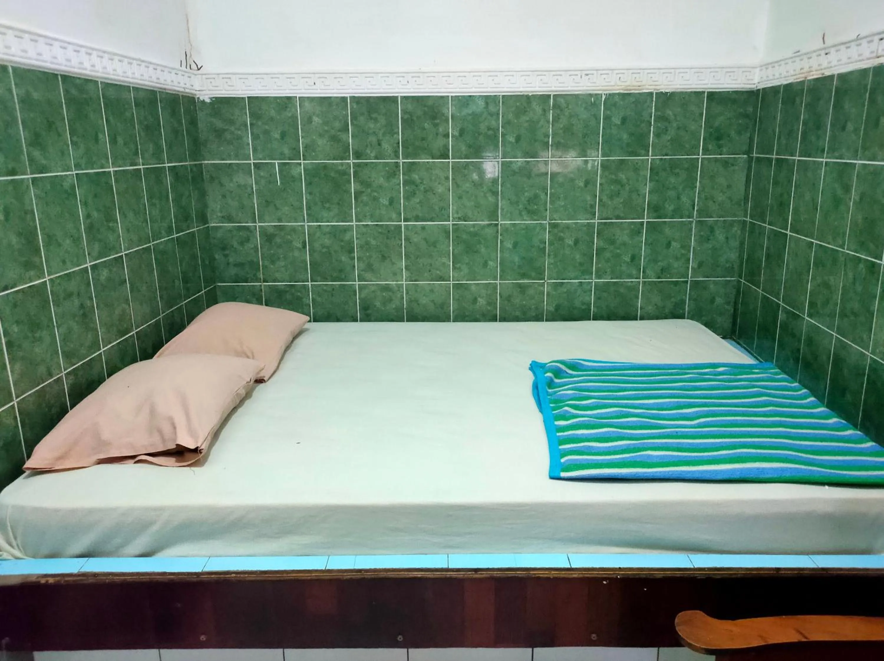 Bedroom, Bed in Hotel Arjuna Sari Bandungan