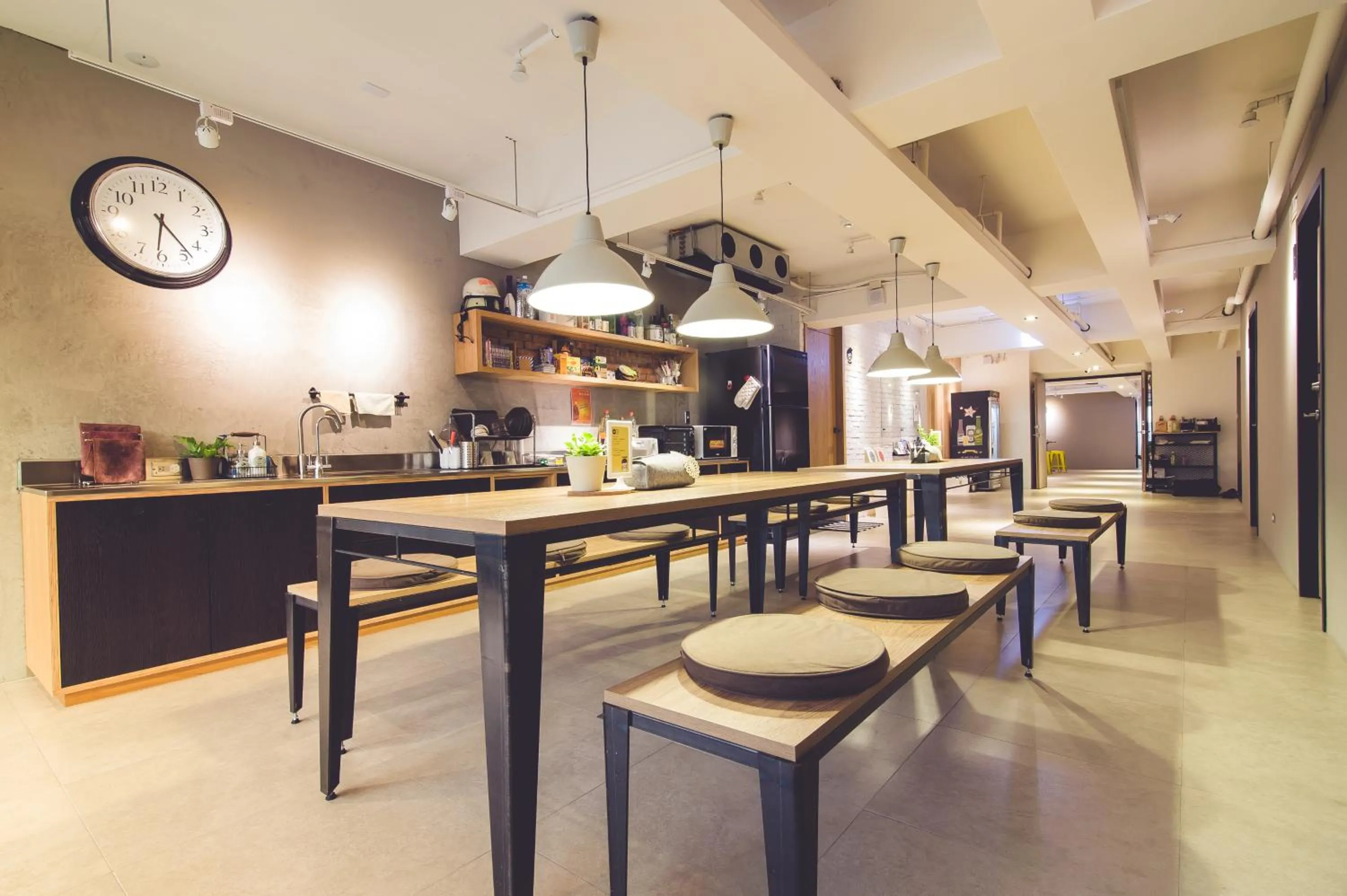 Communal kitchen in Ahiruyah Guesthouse