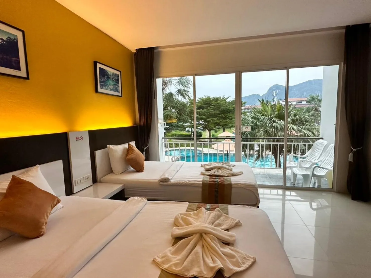 Pool view, Bed in Gypsy Sea View Resort- Phi Phi Island