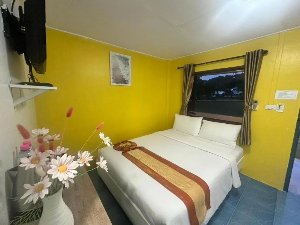 Bed in Gypsy Sea View Resort- Phi Phi Island