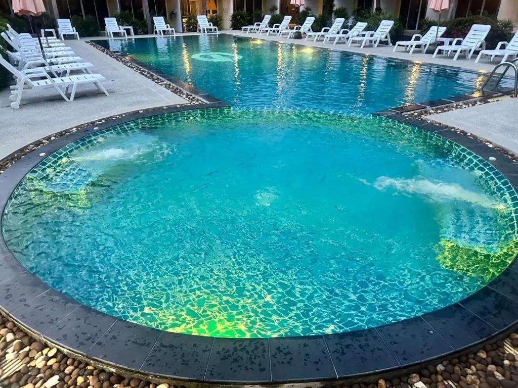 Swimming pool in Gypsy Sea View Resort- Phi Phi Island