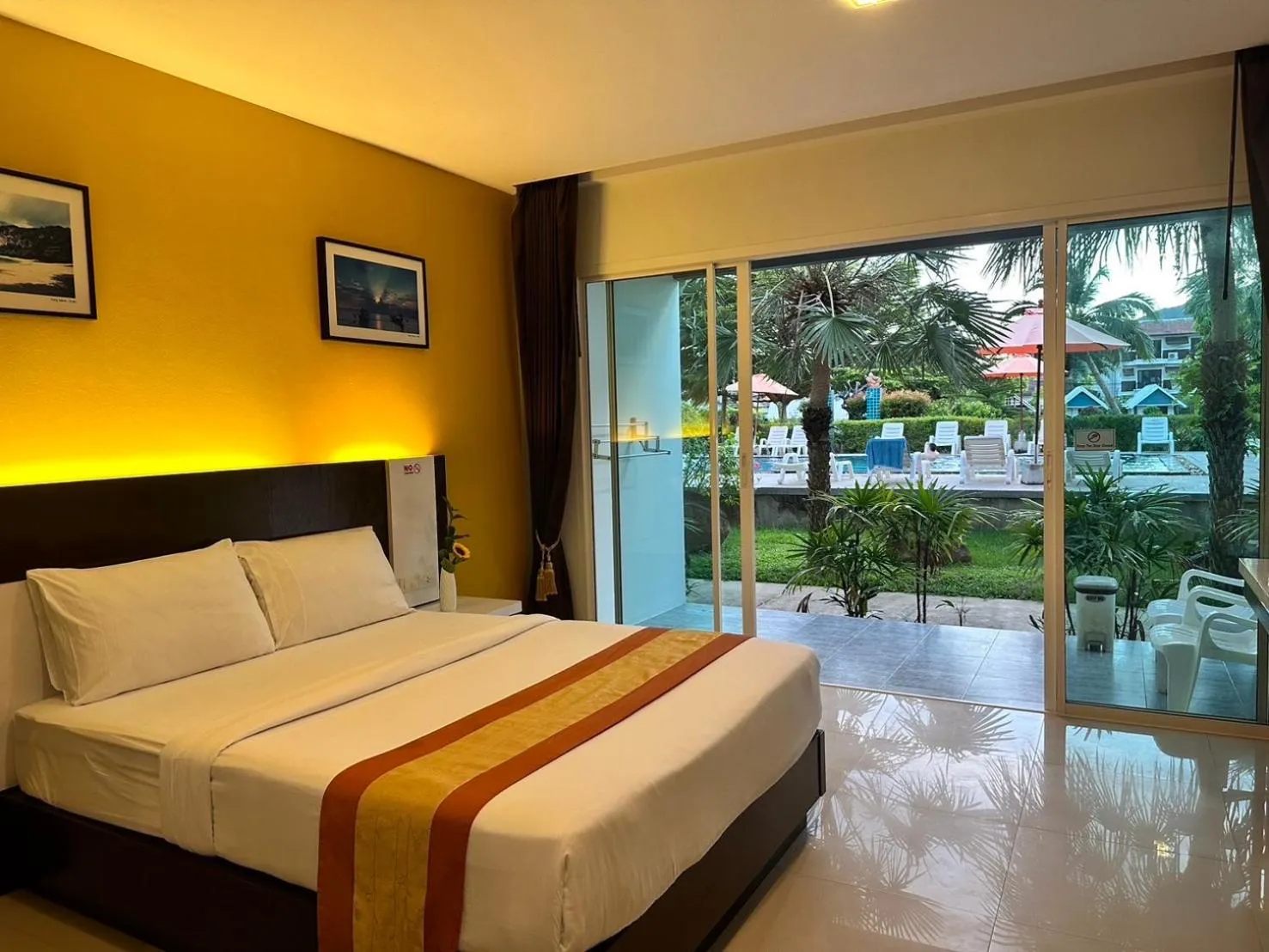 Bed in Gypsy Sea View Resort- Phi Phi Island