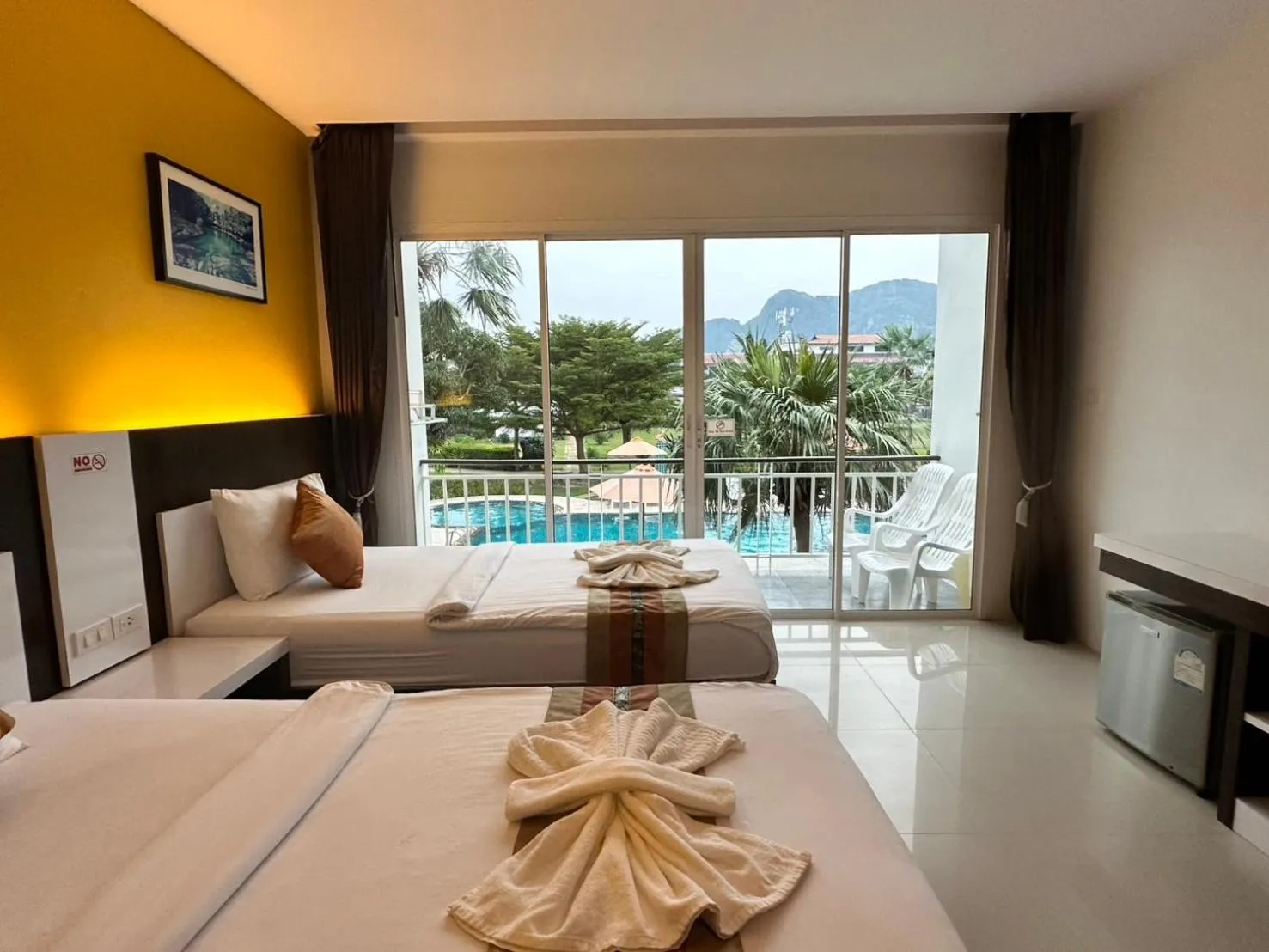 Pool view, Bed in Gypsy Sea View Resort- Phi Phi Island