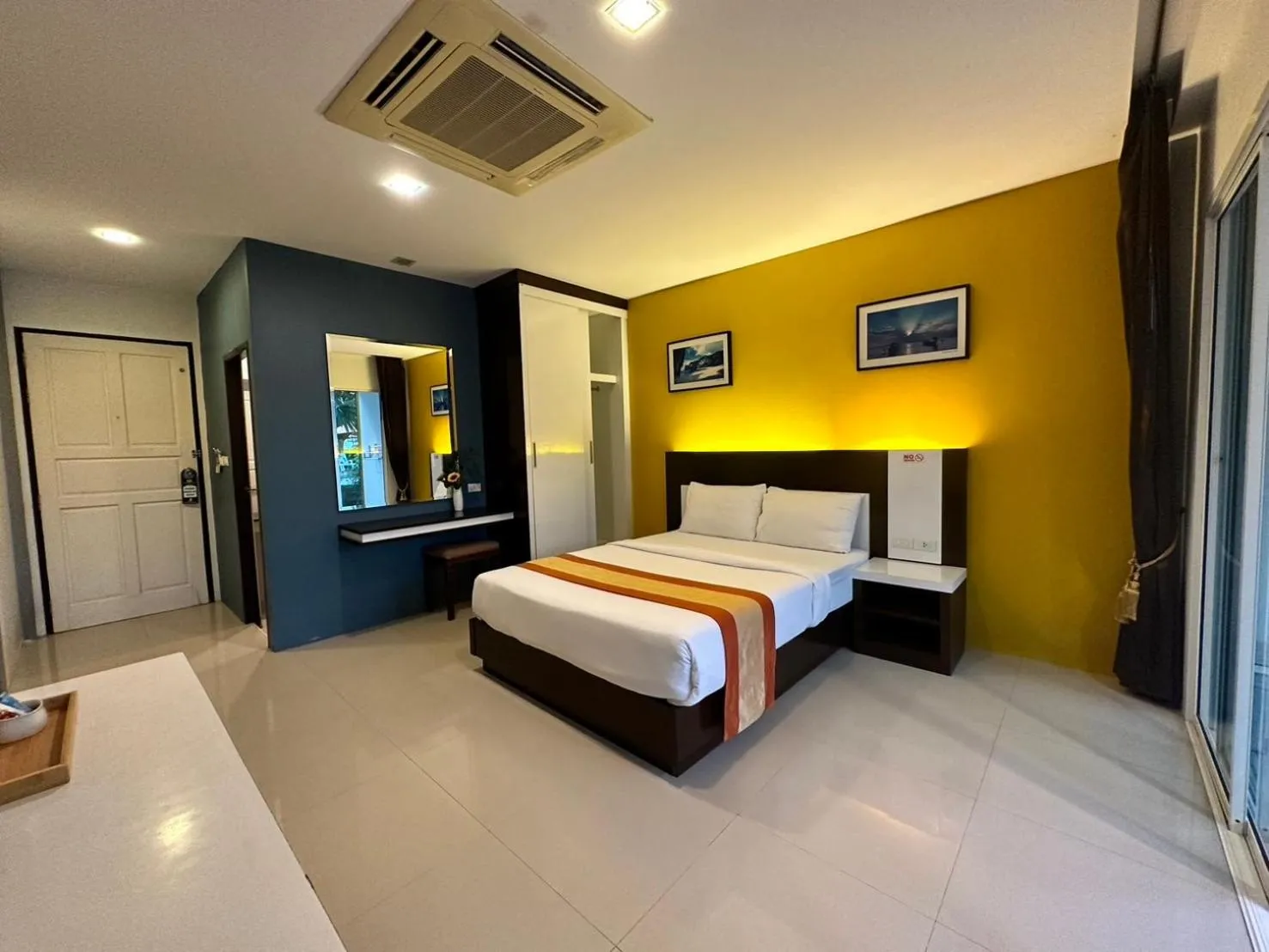 Bed in Gypsy Sea View Resort- Phi Phi Island