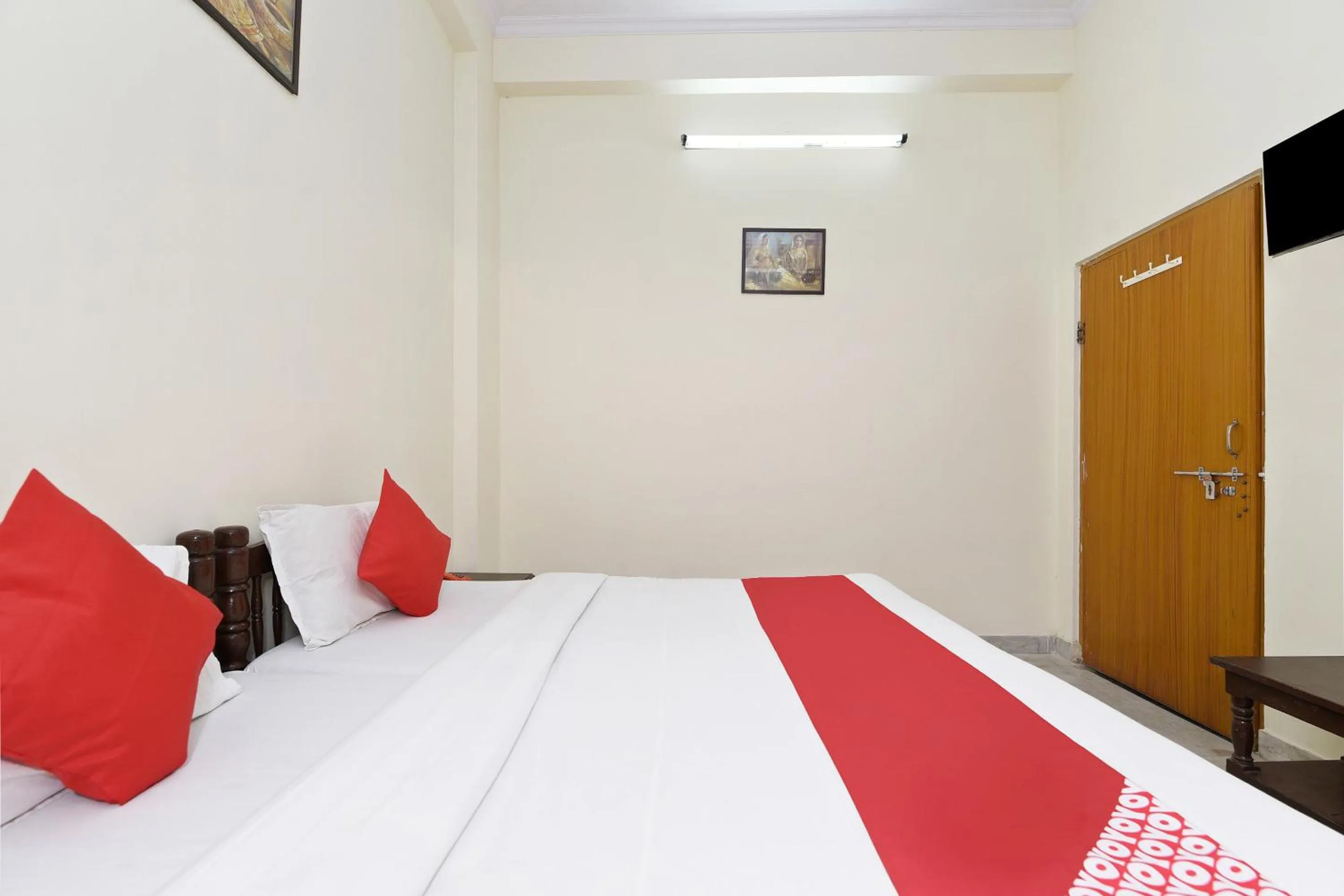 Bedroom, Bed in Hotel Green Valley Ranthambhore