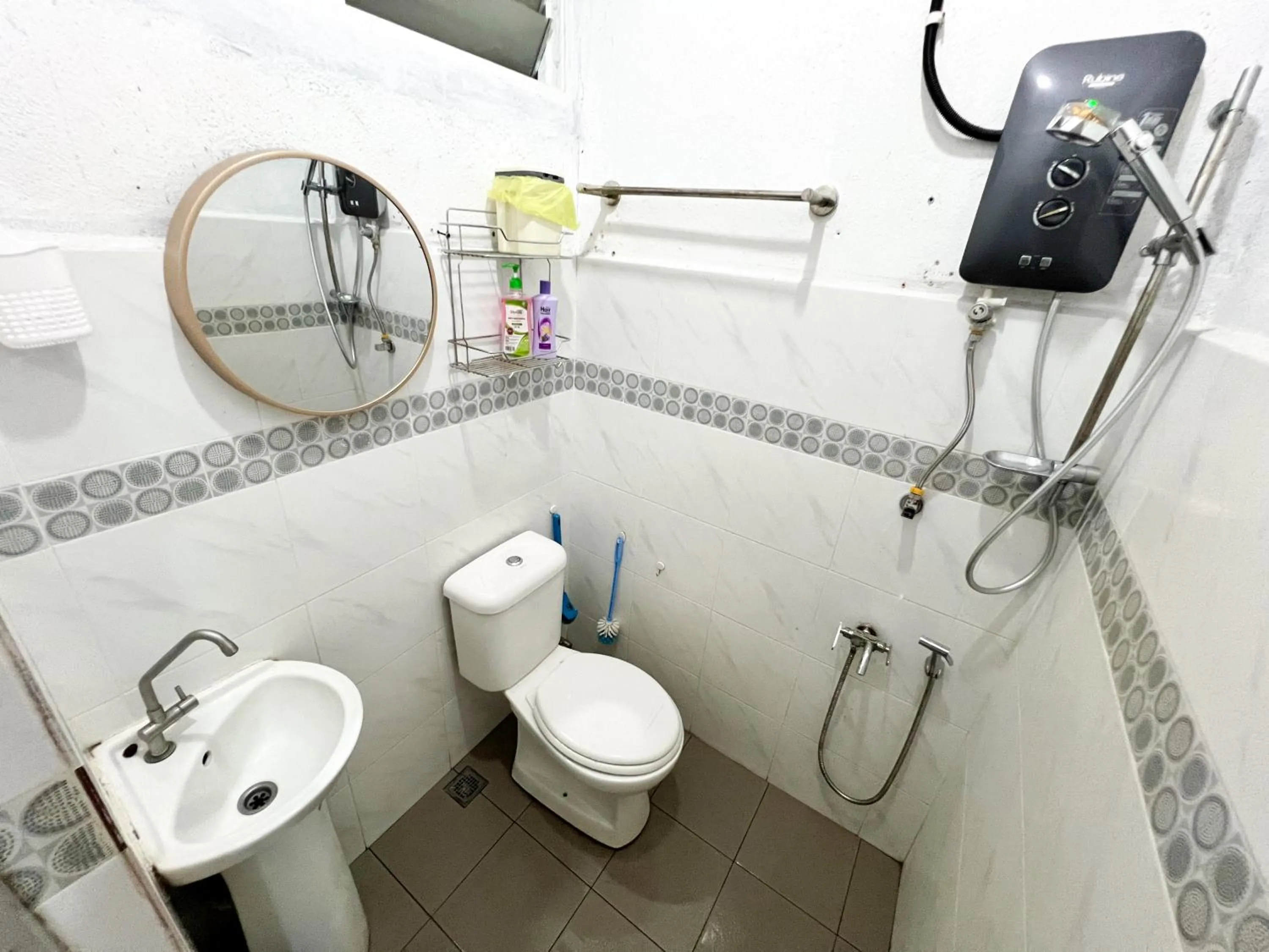 Shower in Sehijau Homestay Taman Ira