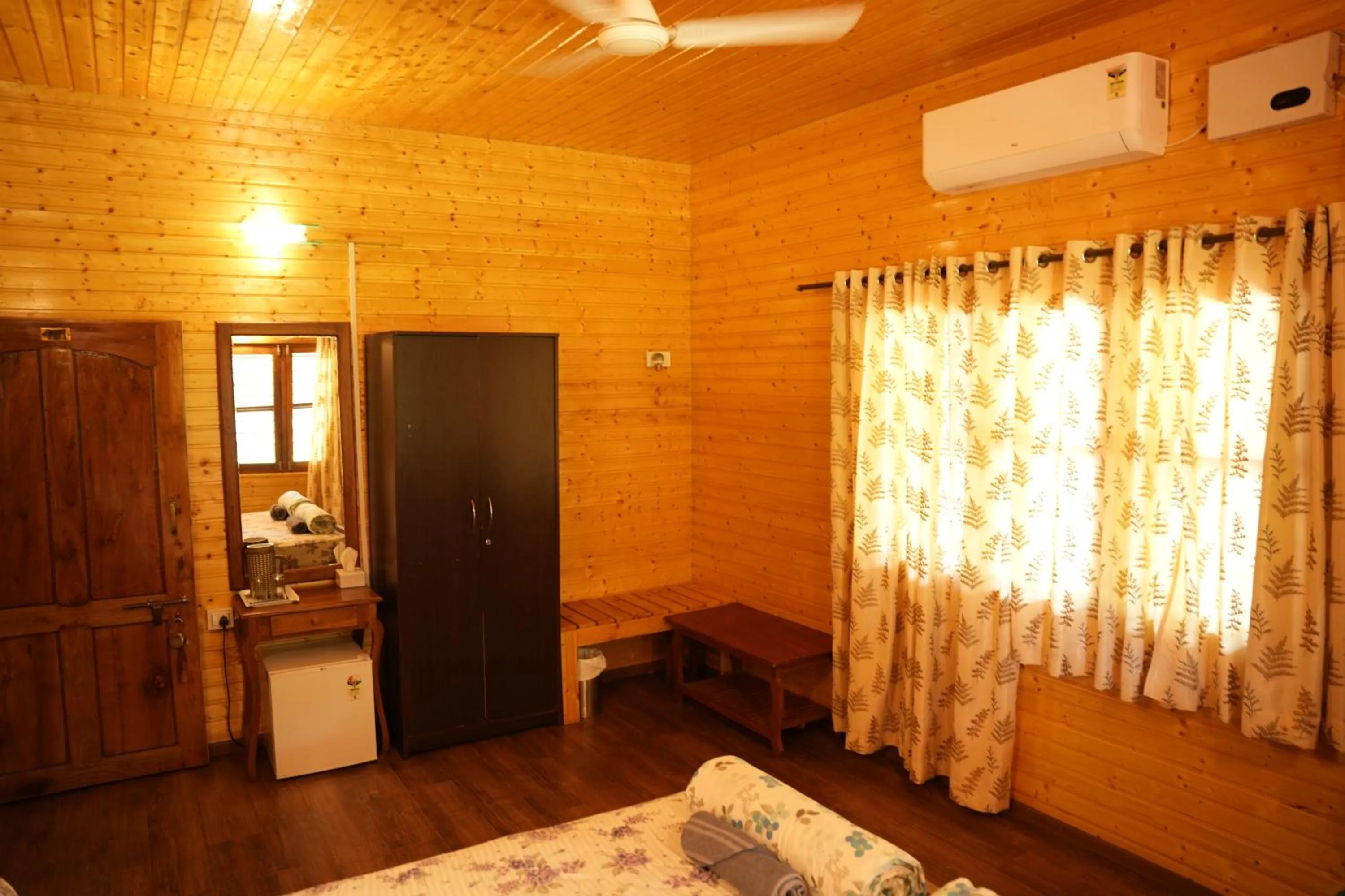 Bed in labdhi Resorts Masinagudi- Stag Groups not allowed