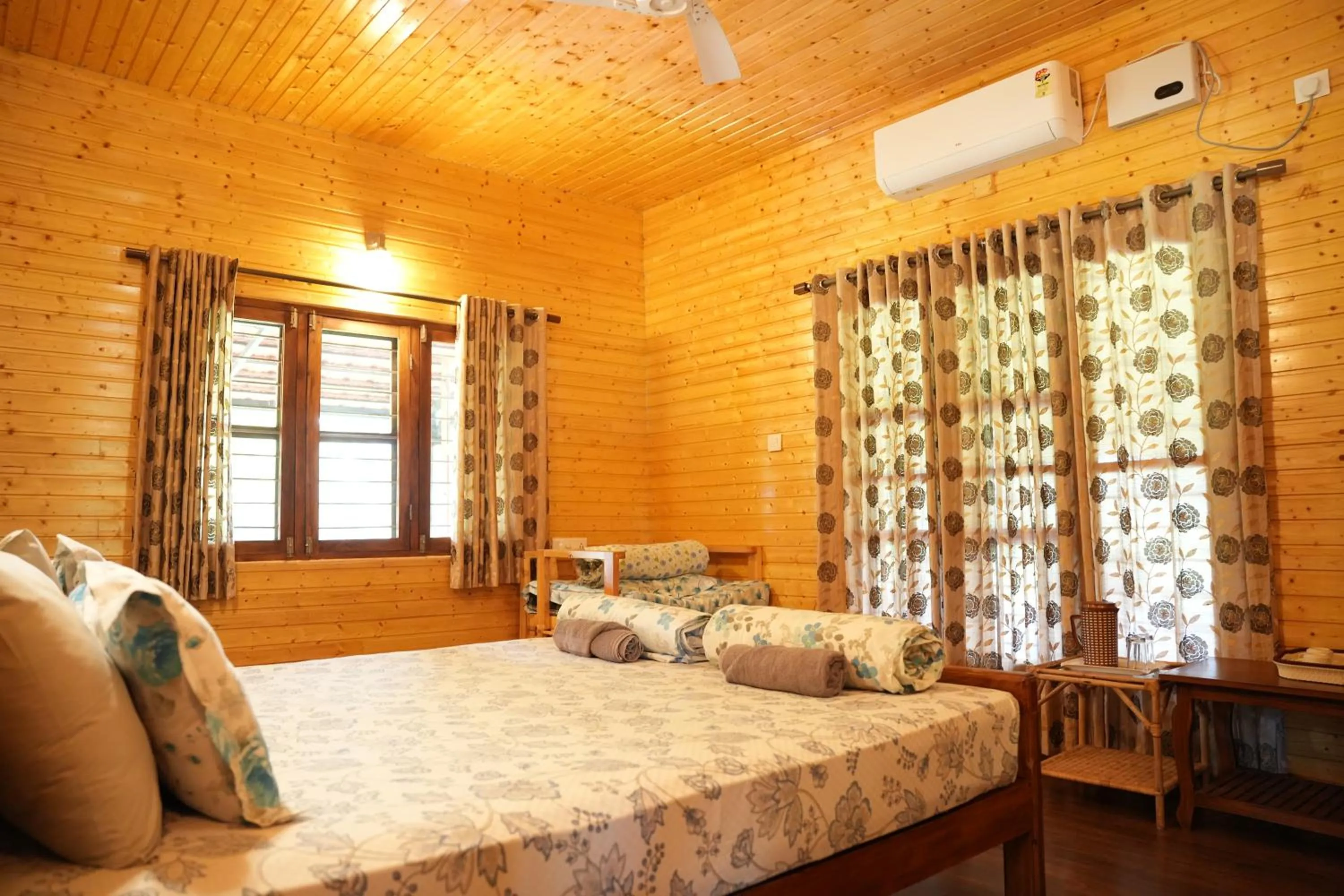 Bed in labdhi Resorts Masinagudi- Stag Groups not allowed