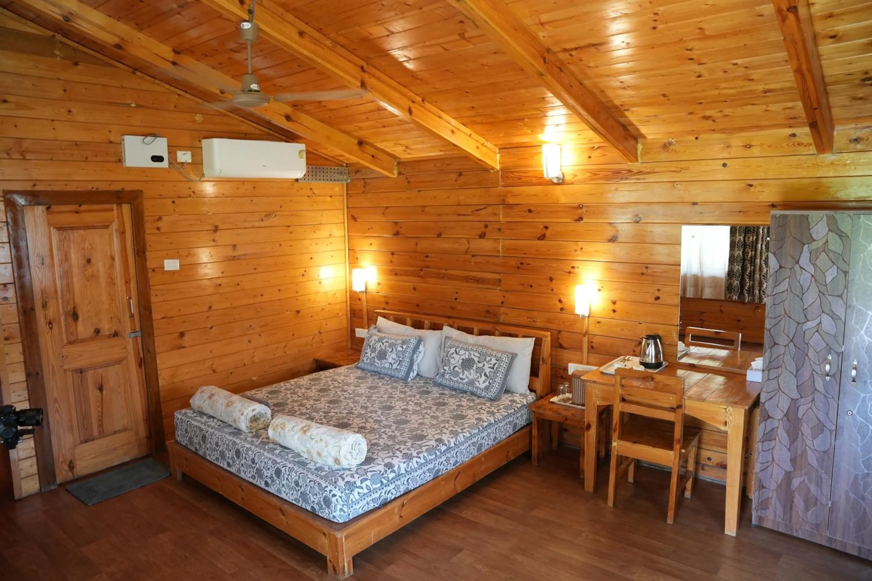 Bed in labdhi Resorts Masinagudi- Stag Groups not allowed