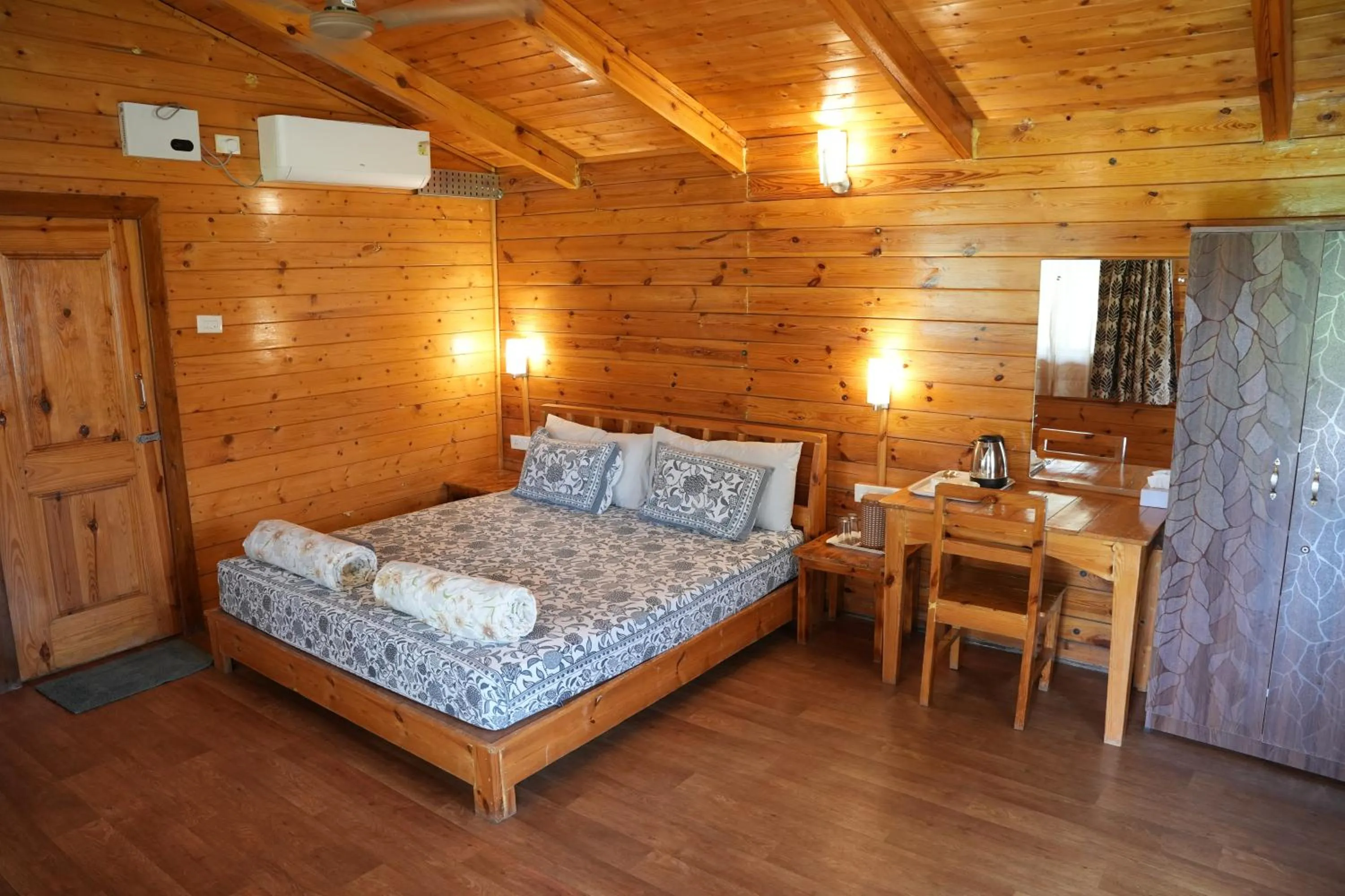 Bed in labdhi Resorts Masinagudi- Stag Groups not allowed