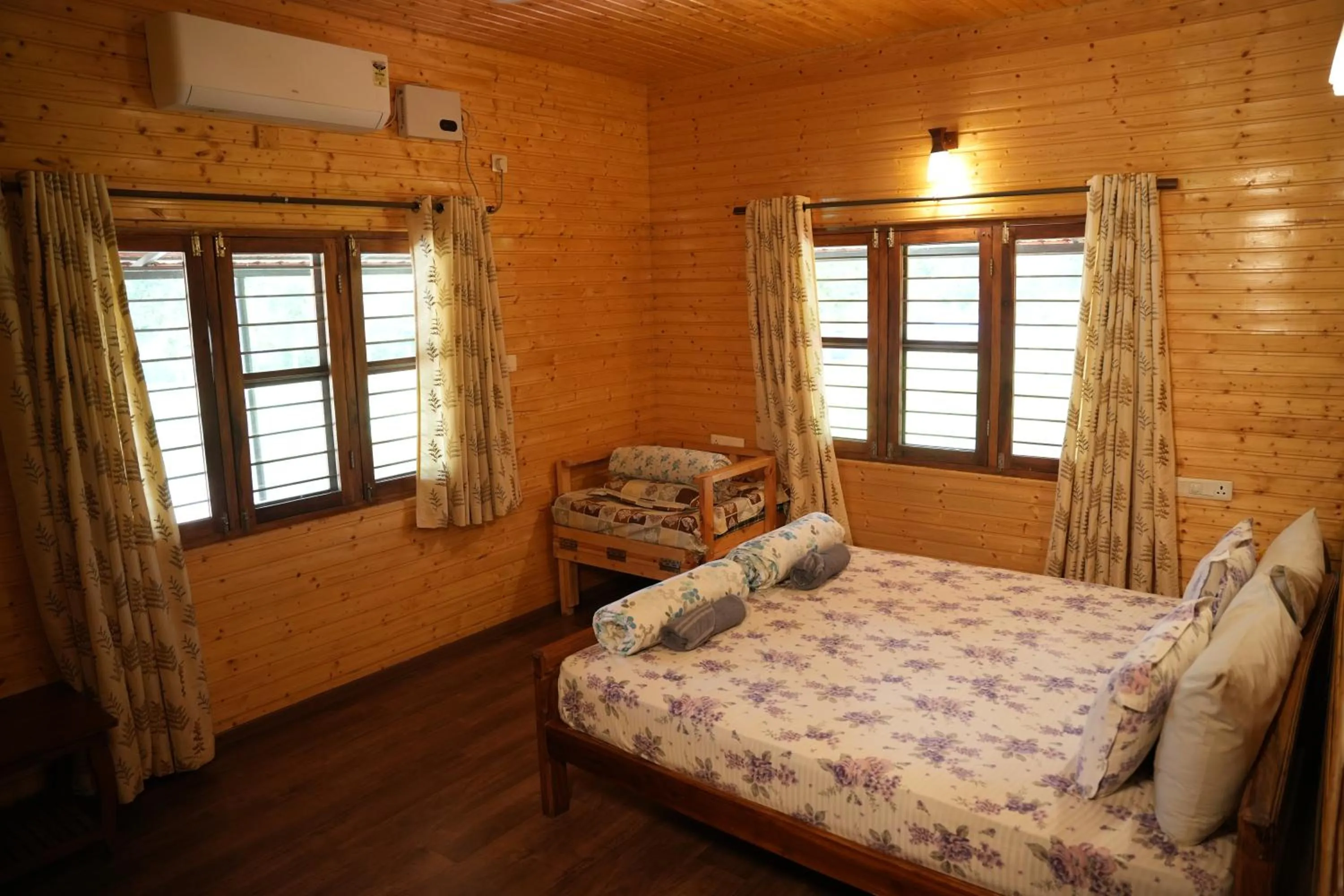 Bed in labdhi Resorts Masinagudi- Stag Groups not allowed