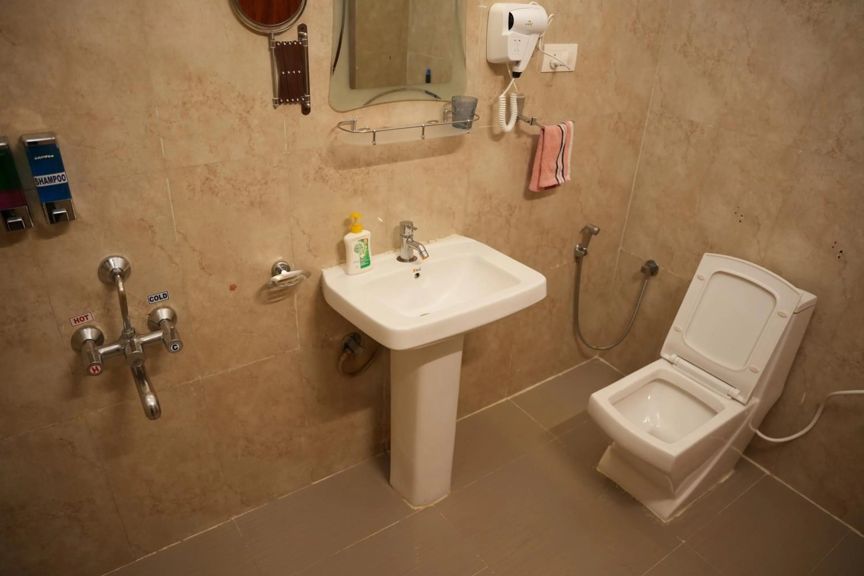 Shower in labdhi Resorts Masinagudi- Stag Groups not allowed