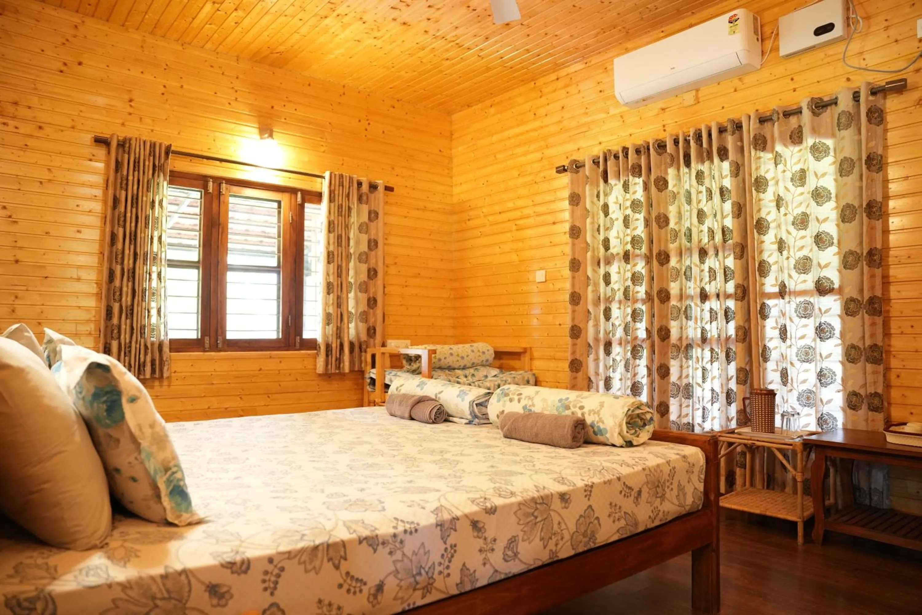Bed in labdhi Resorts Masinagudi- Stag Groups not allowed