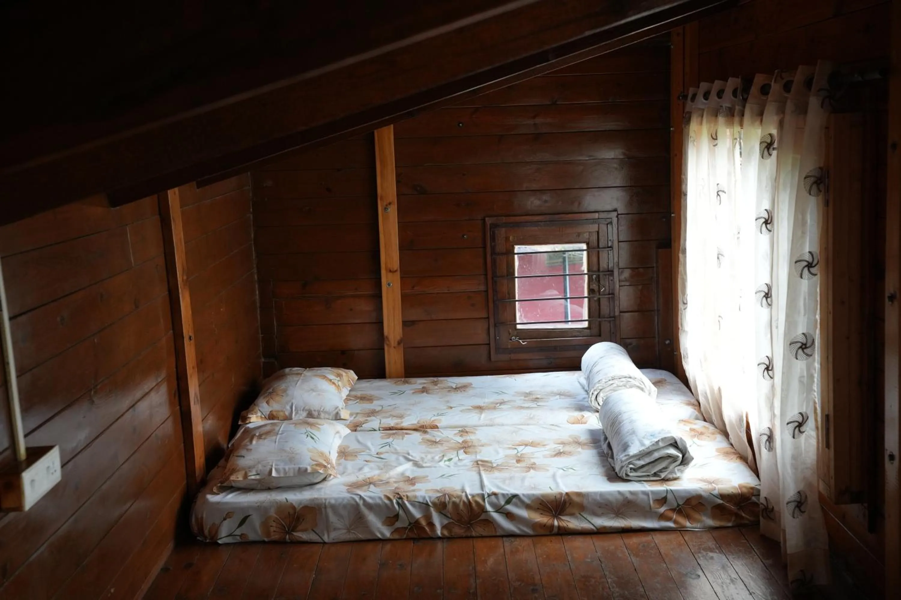 Bed in labdhi Resorts Masinagudi- Stag Groups not allowed