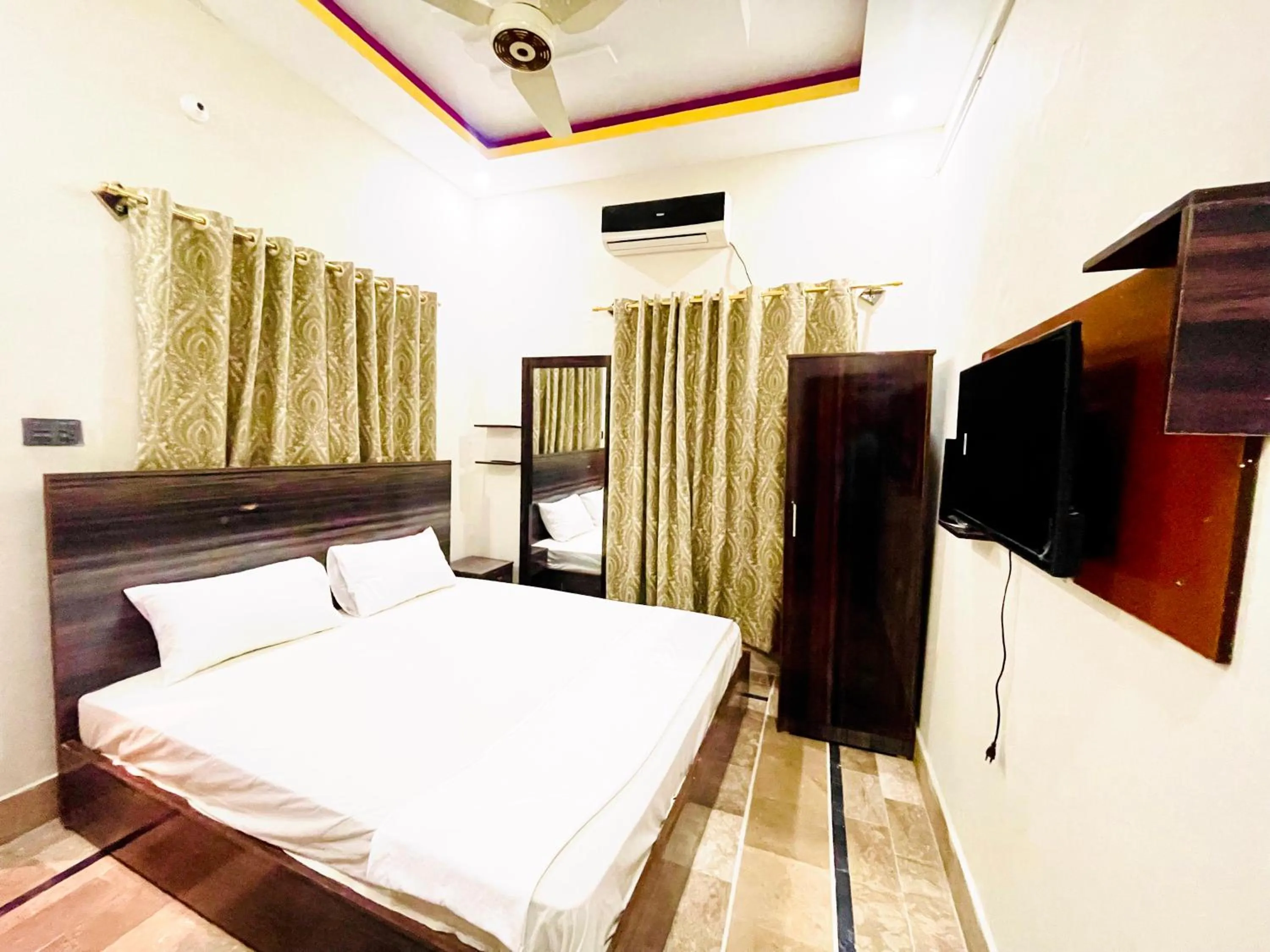 TV and multimedia, Bed in Hotel Bed & Rest Airport