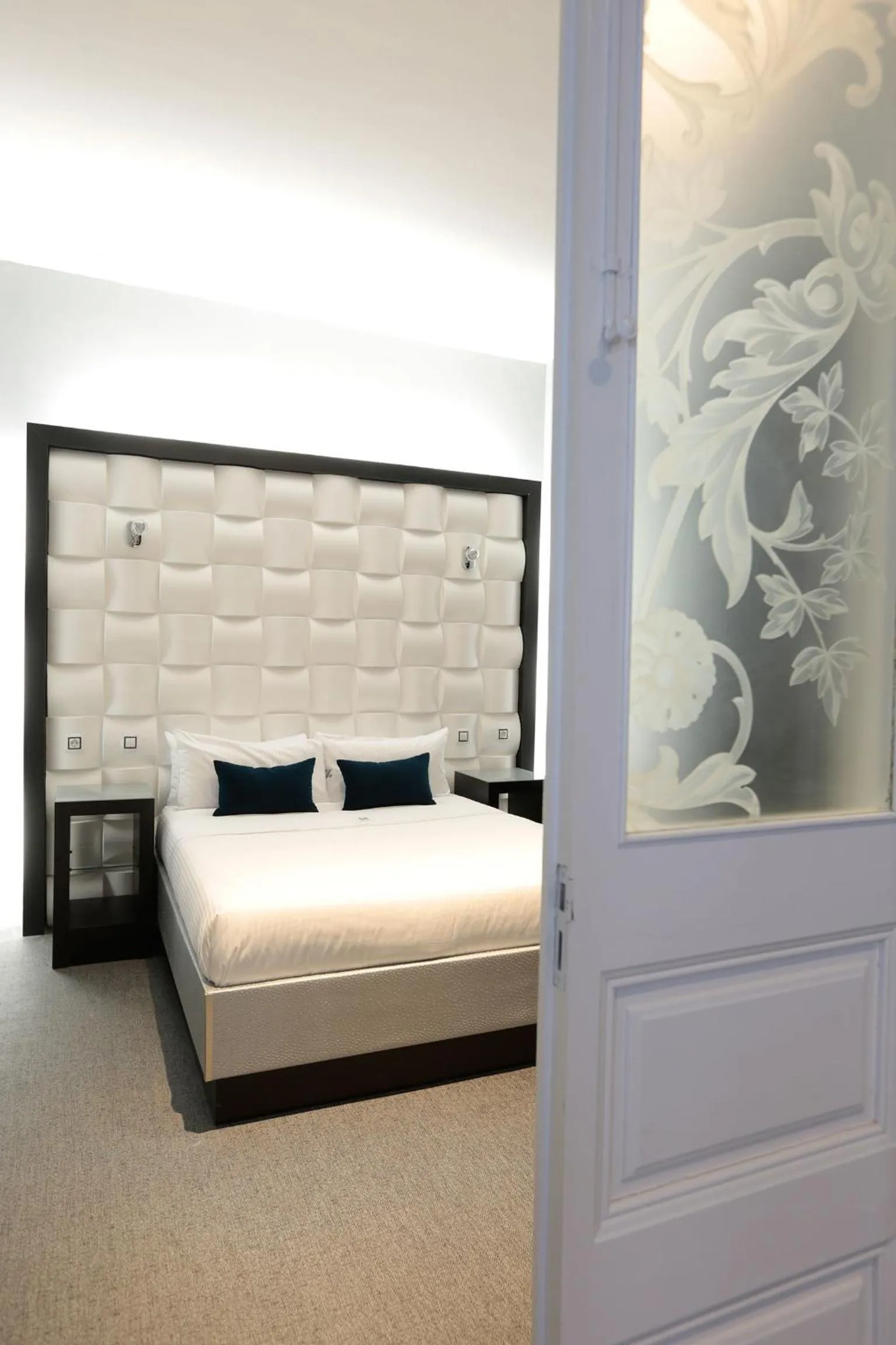 Decorative detail, Bed in Amra Barcelona Gran Via