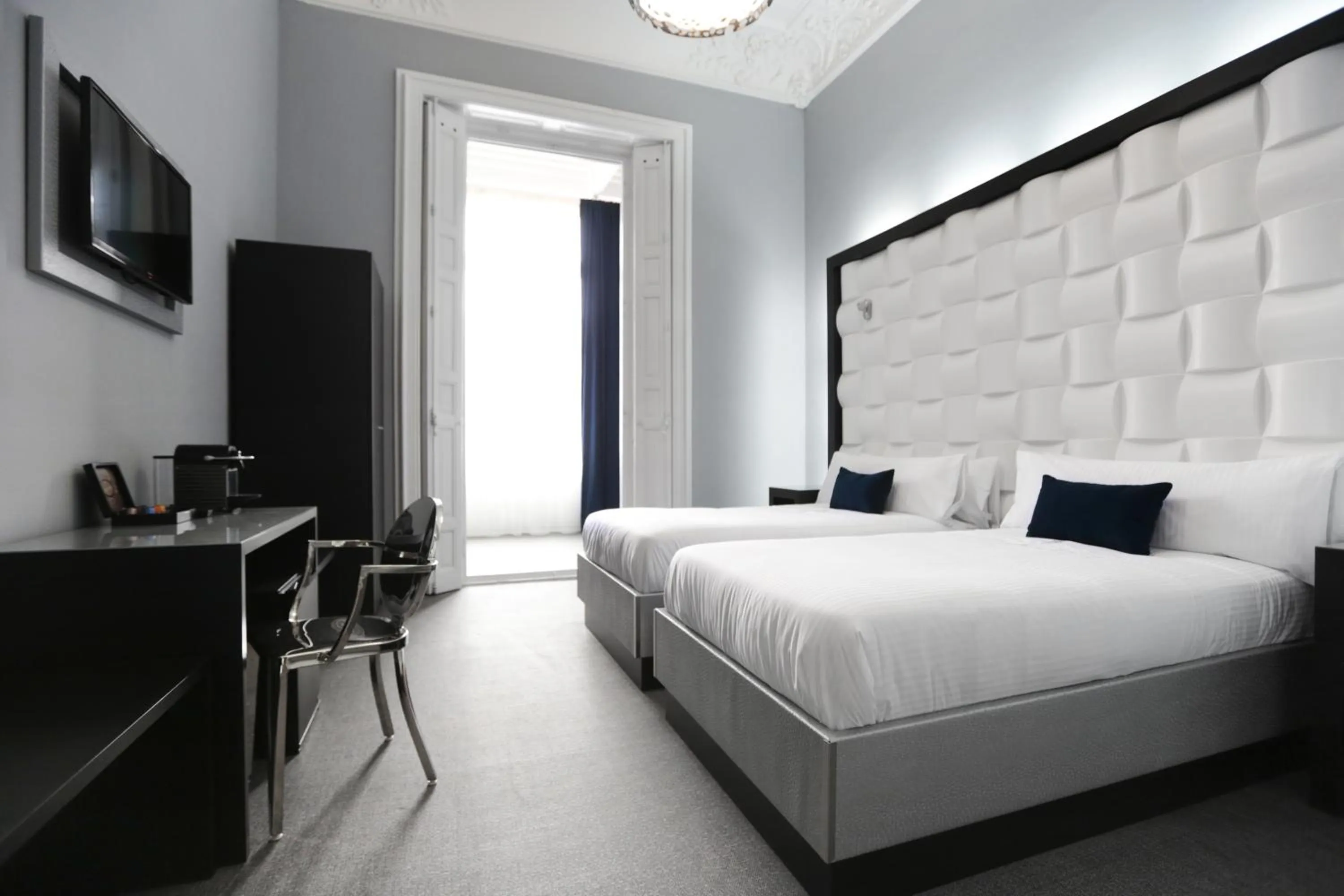 Photo of the whole room, Bed in Amra Barcelona Gran Via