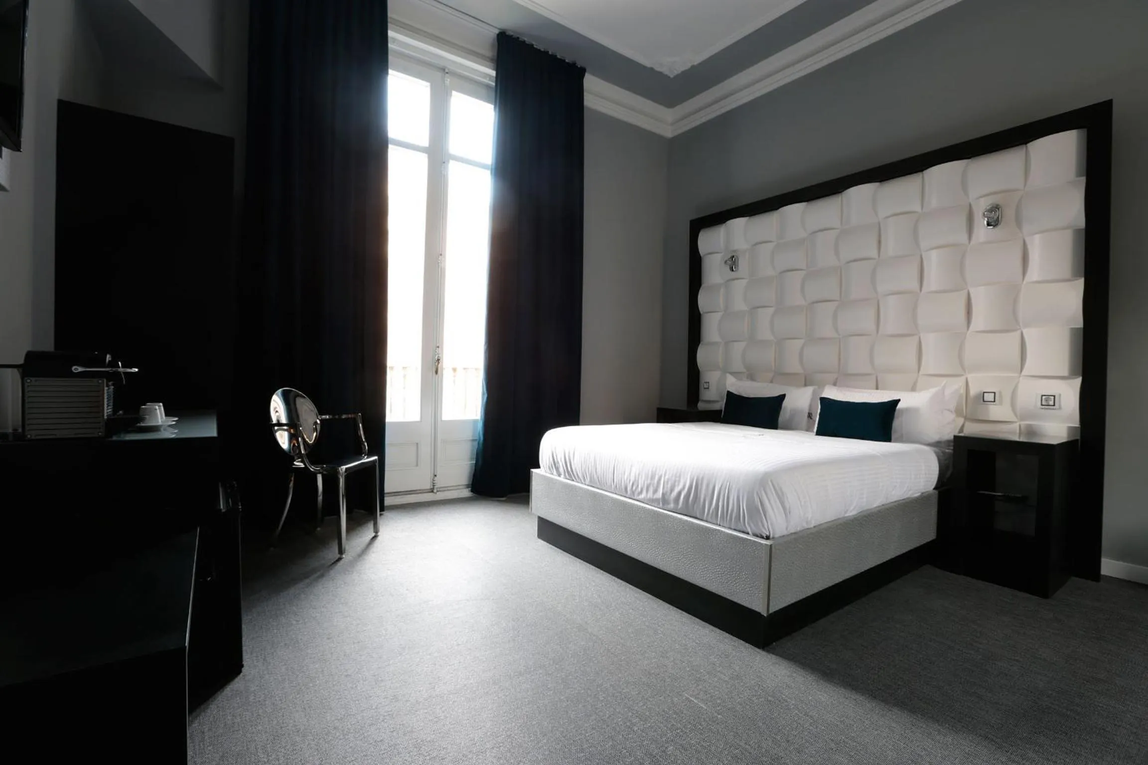 Decorative detail, Bed in Amra Barcelona Gran Via