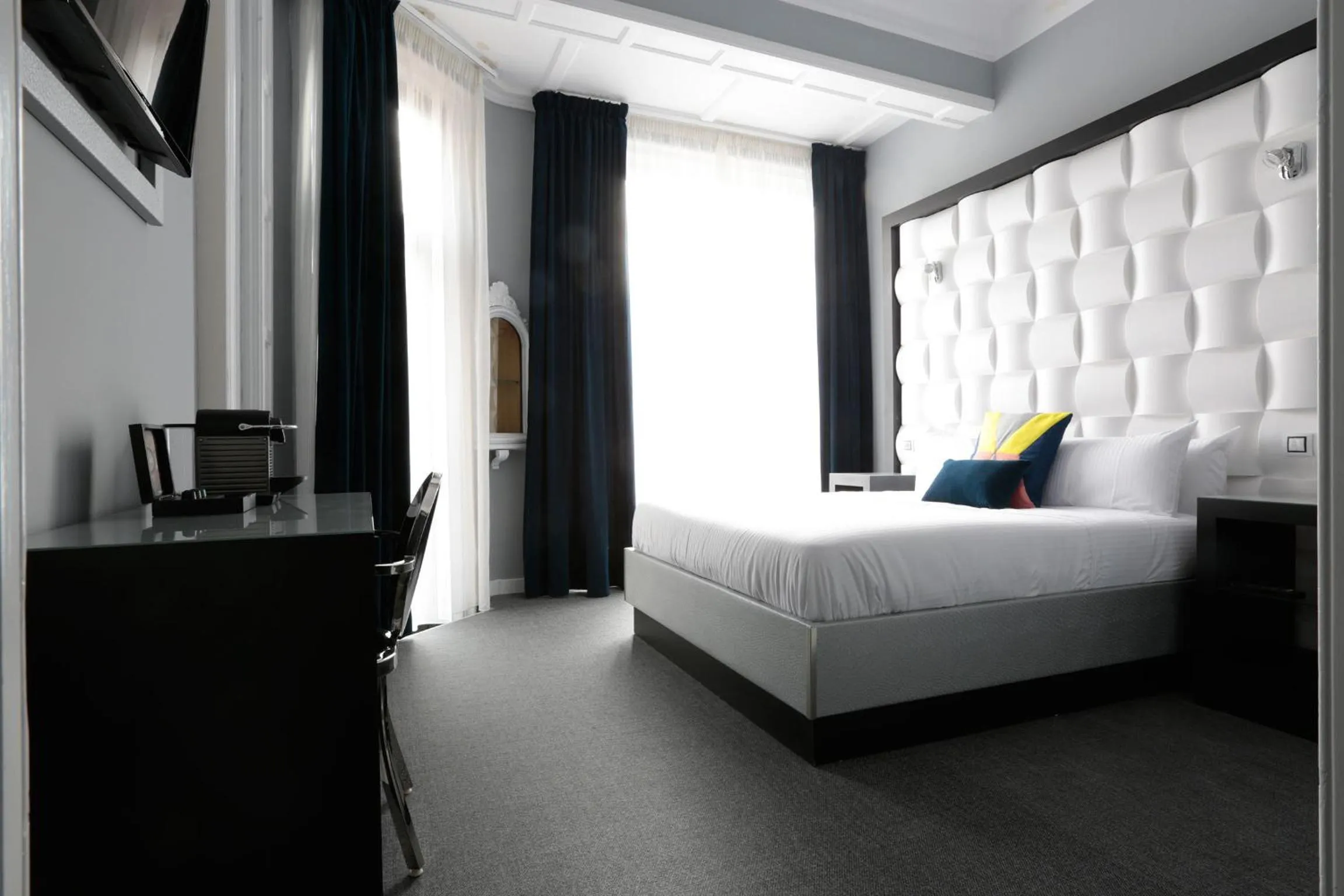 Bedroom, Bed in Amra Barcelona Gran Via
