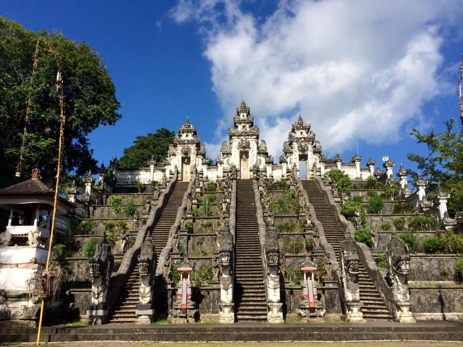 Nearby landmark in Mayo Resort