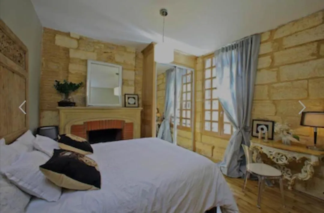 Bed in Appartement de prestige avec parking Sarlat centre